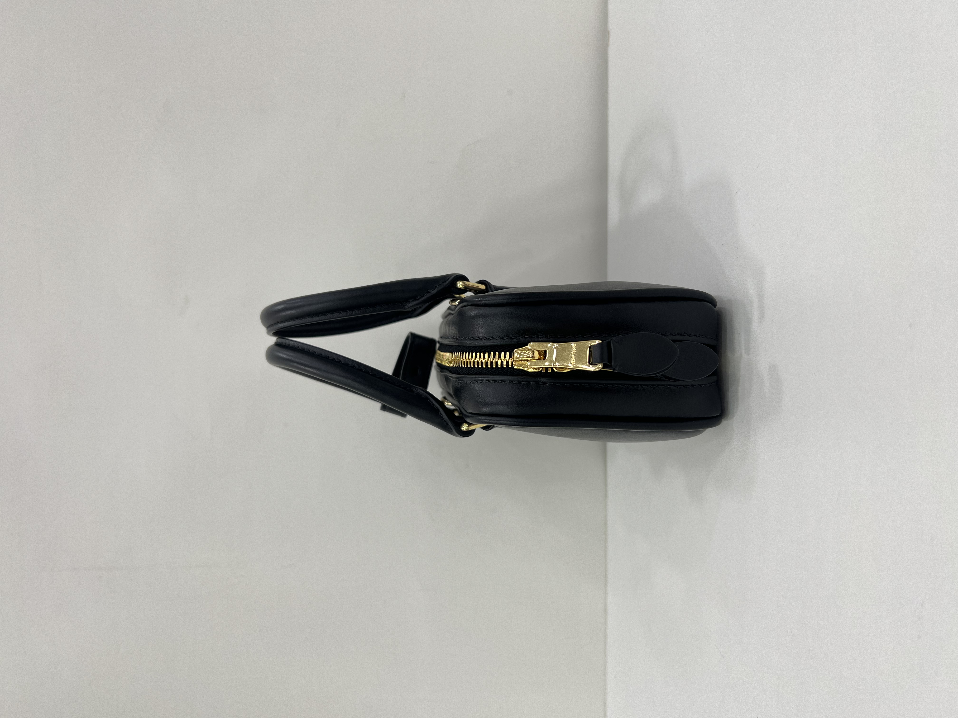 直播貨品 |  [1個-$100 2個-$300］E34