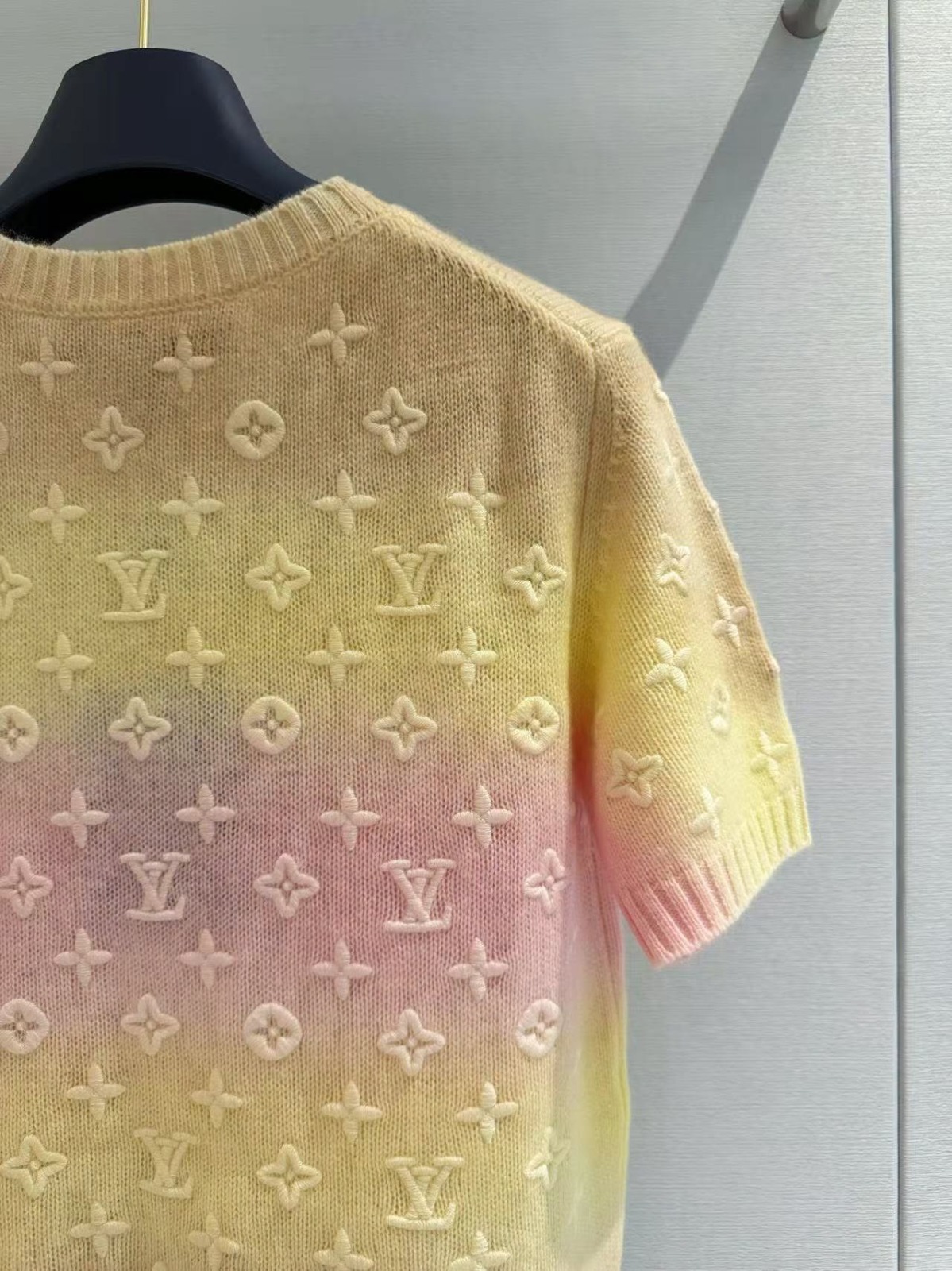 【原單】LV 3D Monogram Tie Dye Knit Top 3D立體字母紮染針織上衣