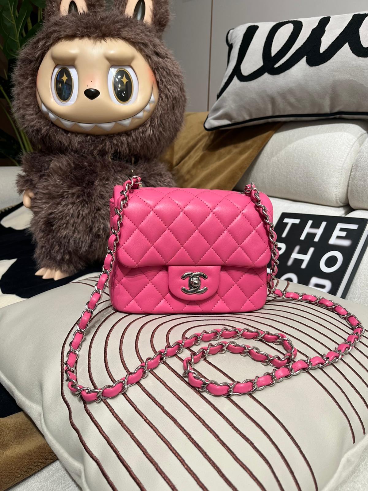 Chanel mini flap 17cm A35200 classic lambskin cf17,100%Authentic ,98%new  ✅收據副本✅CARD✅dust bag✅盒
