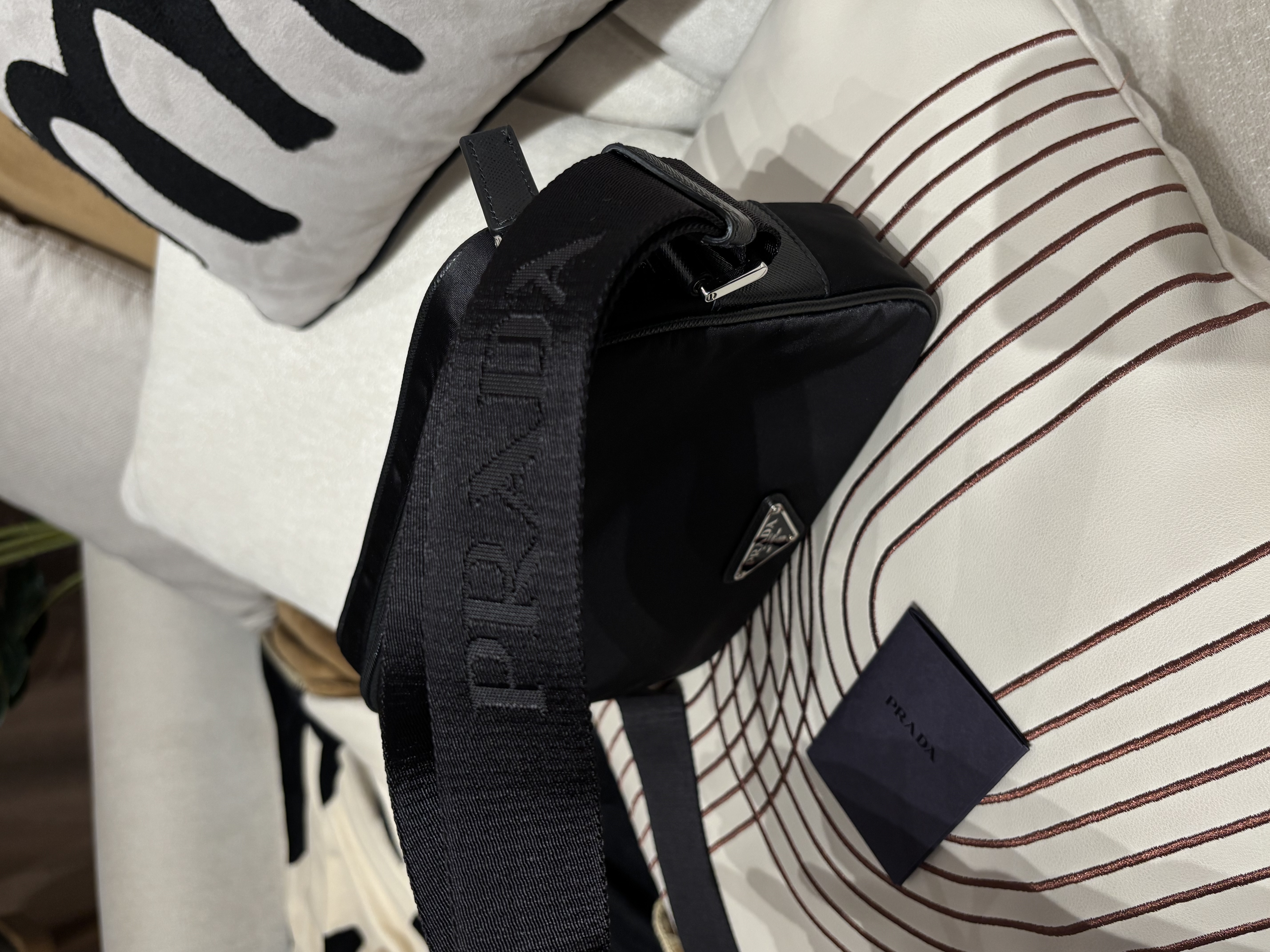 全新Prada re-nylon crossbody bag 100%Authentic ,Brand New ✅nfc,booklet✅塵袋