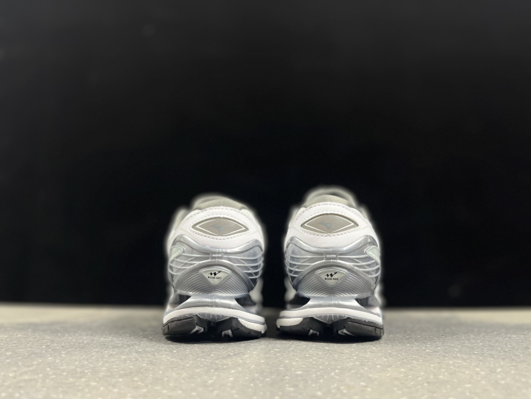 Mizuno Wave Prophecy LS 