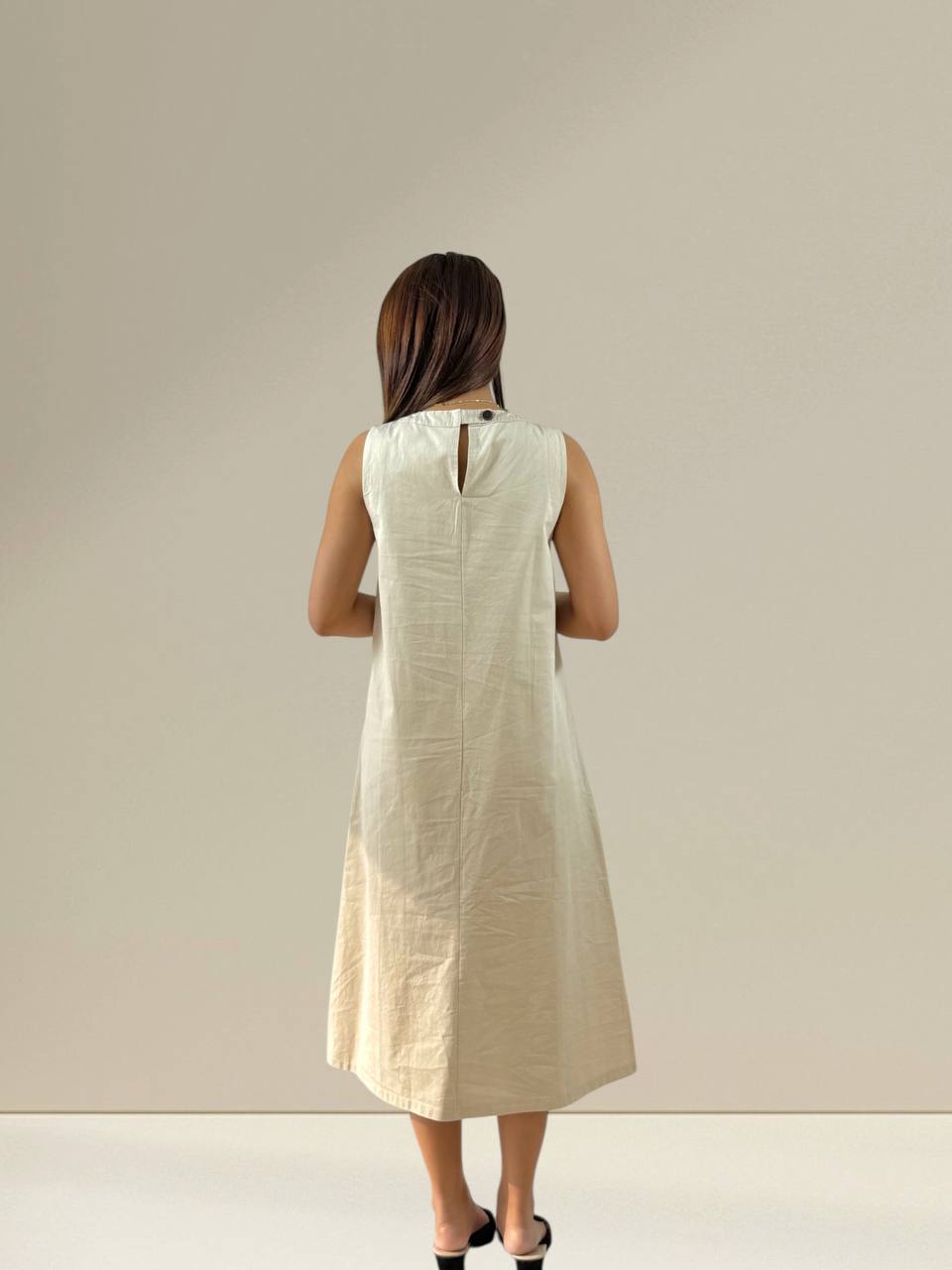 W80006 - Column Dress