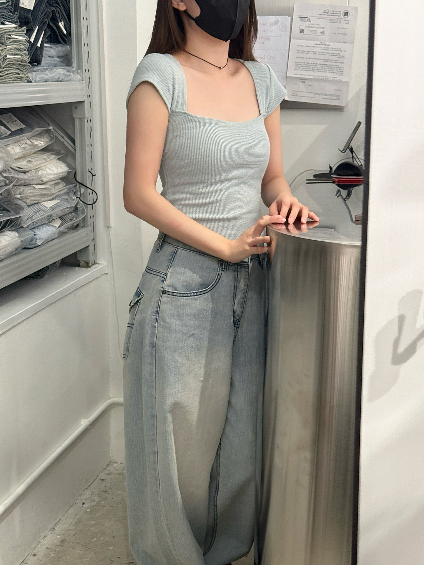 𝐒𝐥𝐢𝐦 𝐟𝐢𝐭 𝐬𝐪𝐮𝐚𝐫𝐞 𝐧𝐞𝐜𝐤 𝐫𝐢𝐛𝐛𝐞𝐝 𝐭𝐨𝐩