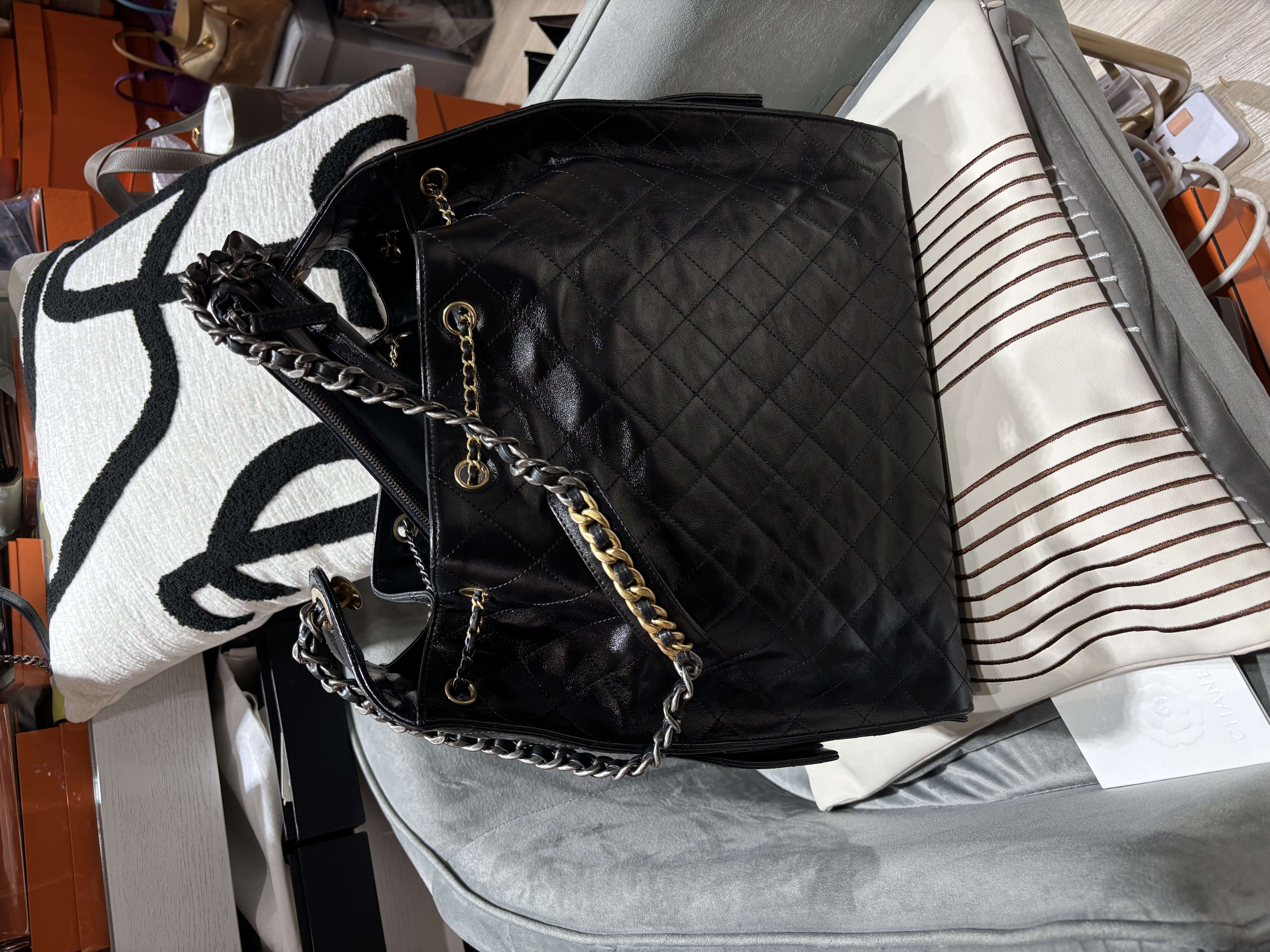 Chanel 25 large hobo calfskin 100%Authentic, 99%new ✅專門店收據 ✅晶片✅防塵袋✅盒