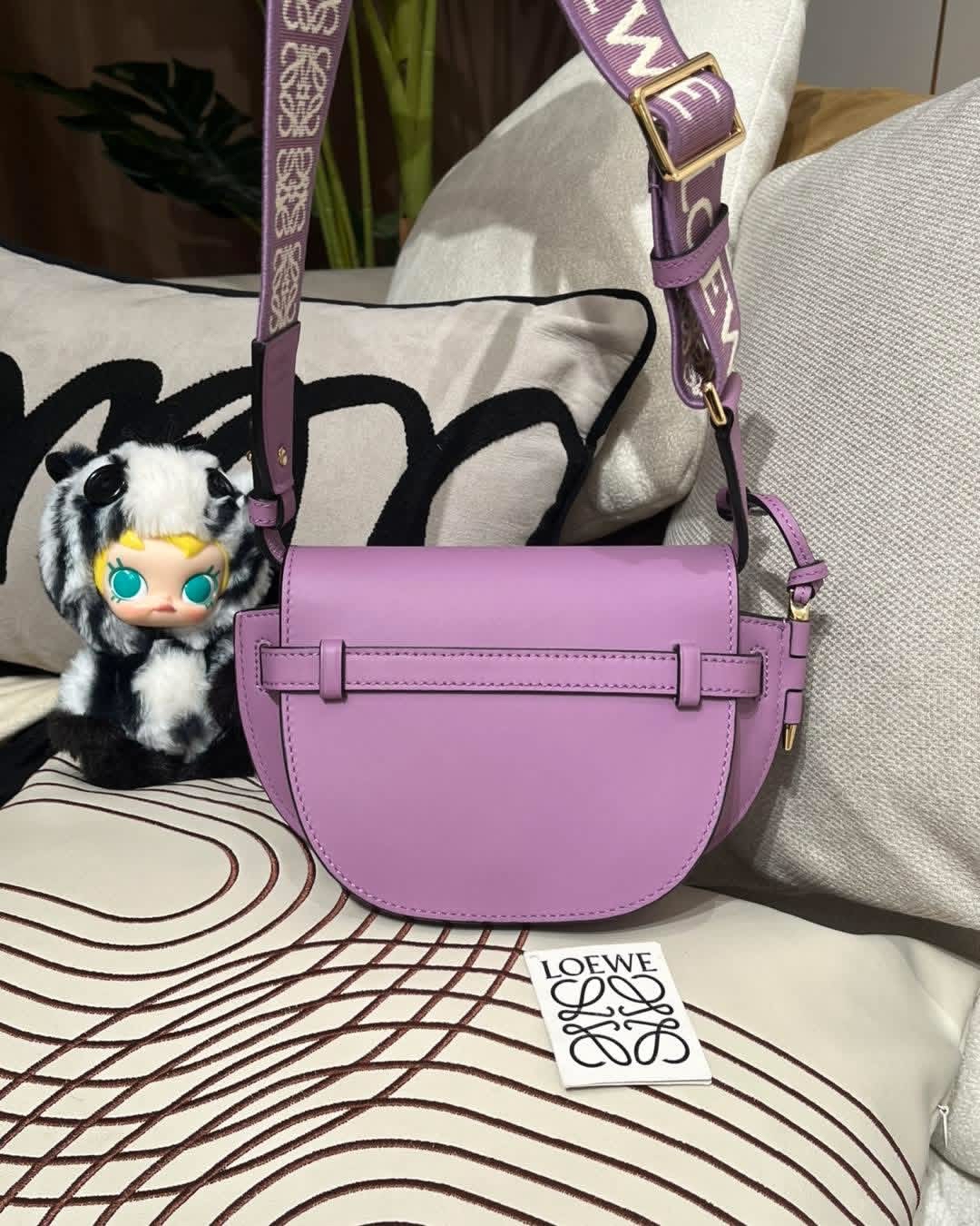 Loewe gate mini calfskin, 100%Authentic ,99%new ✅Dust bag