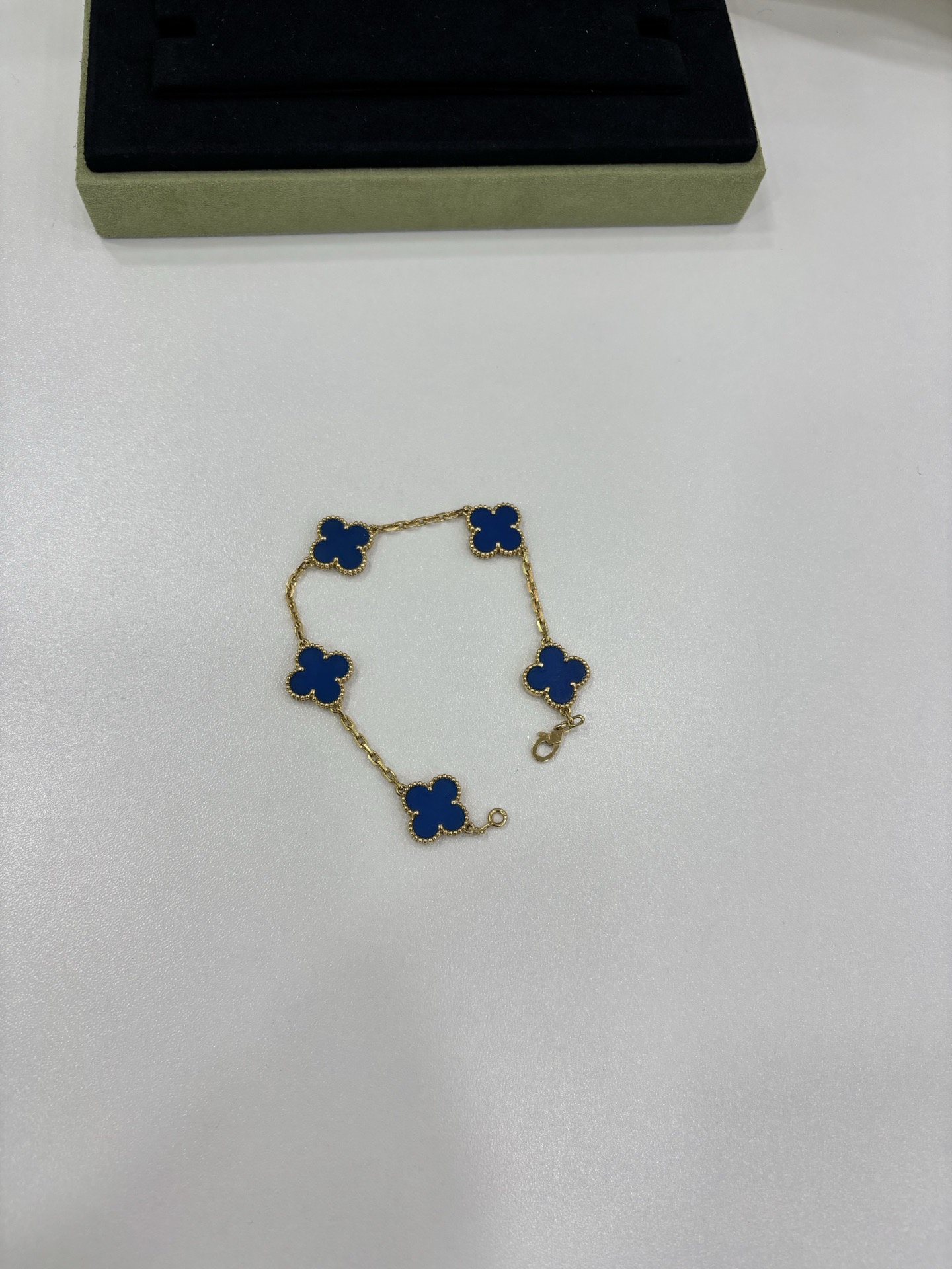 Pre-owned Van Cleef & Arpels 18K Alhambra Product Code: 26032702