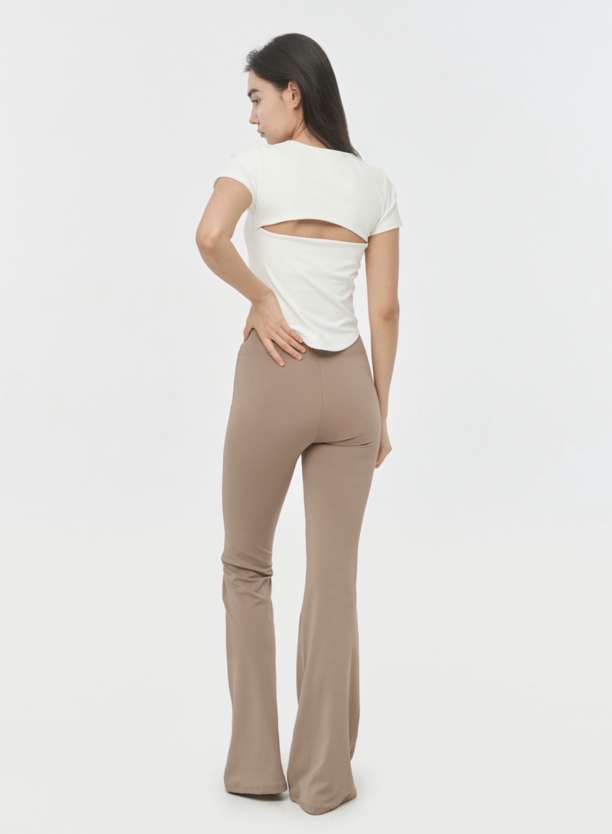 預購_Back Open Slim Fit Pro T-shirt by Conch