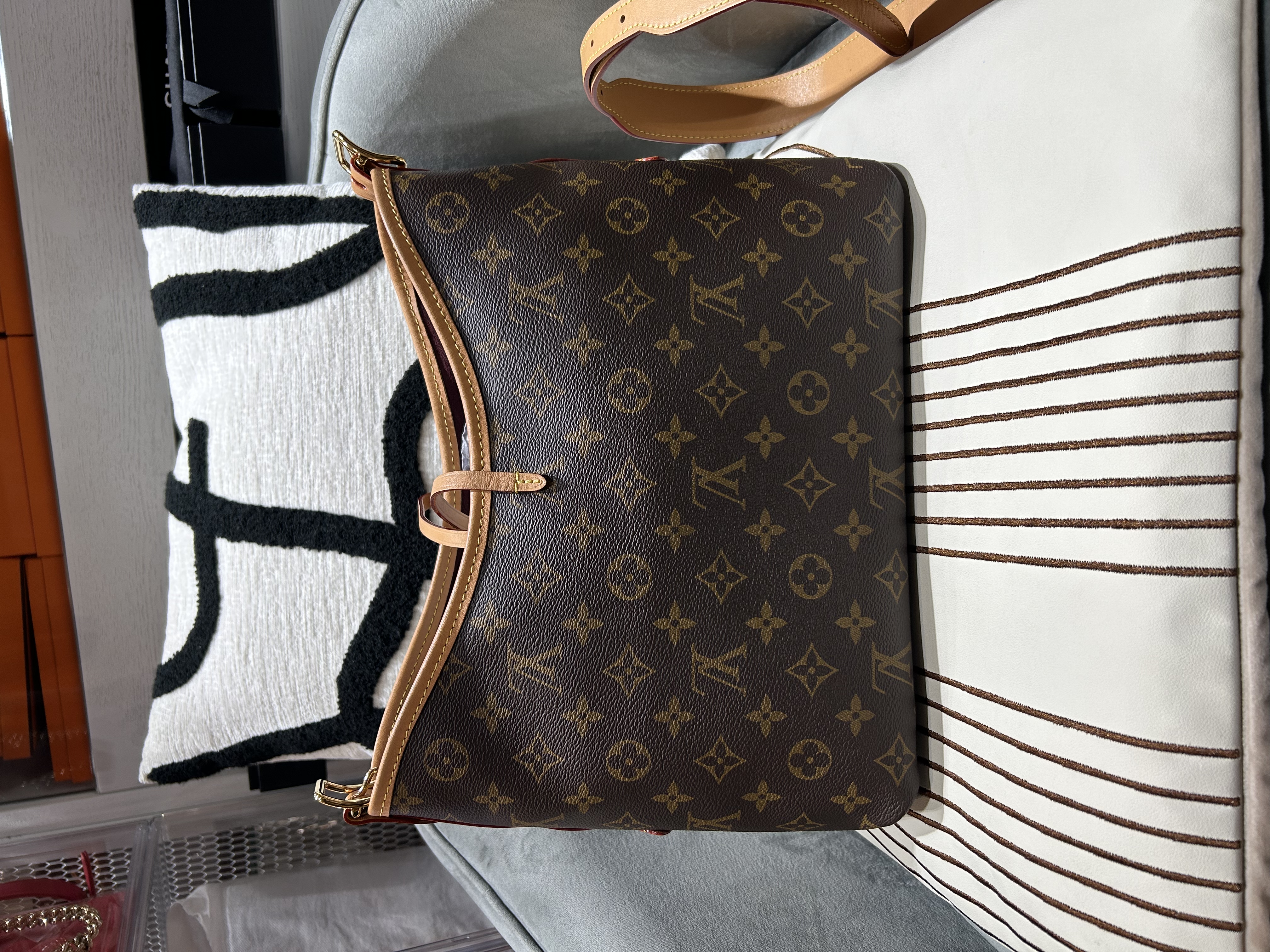 LV Carryall PM Monogram 100%Authentic, 99%New ✅Dust bag