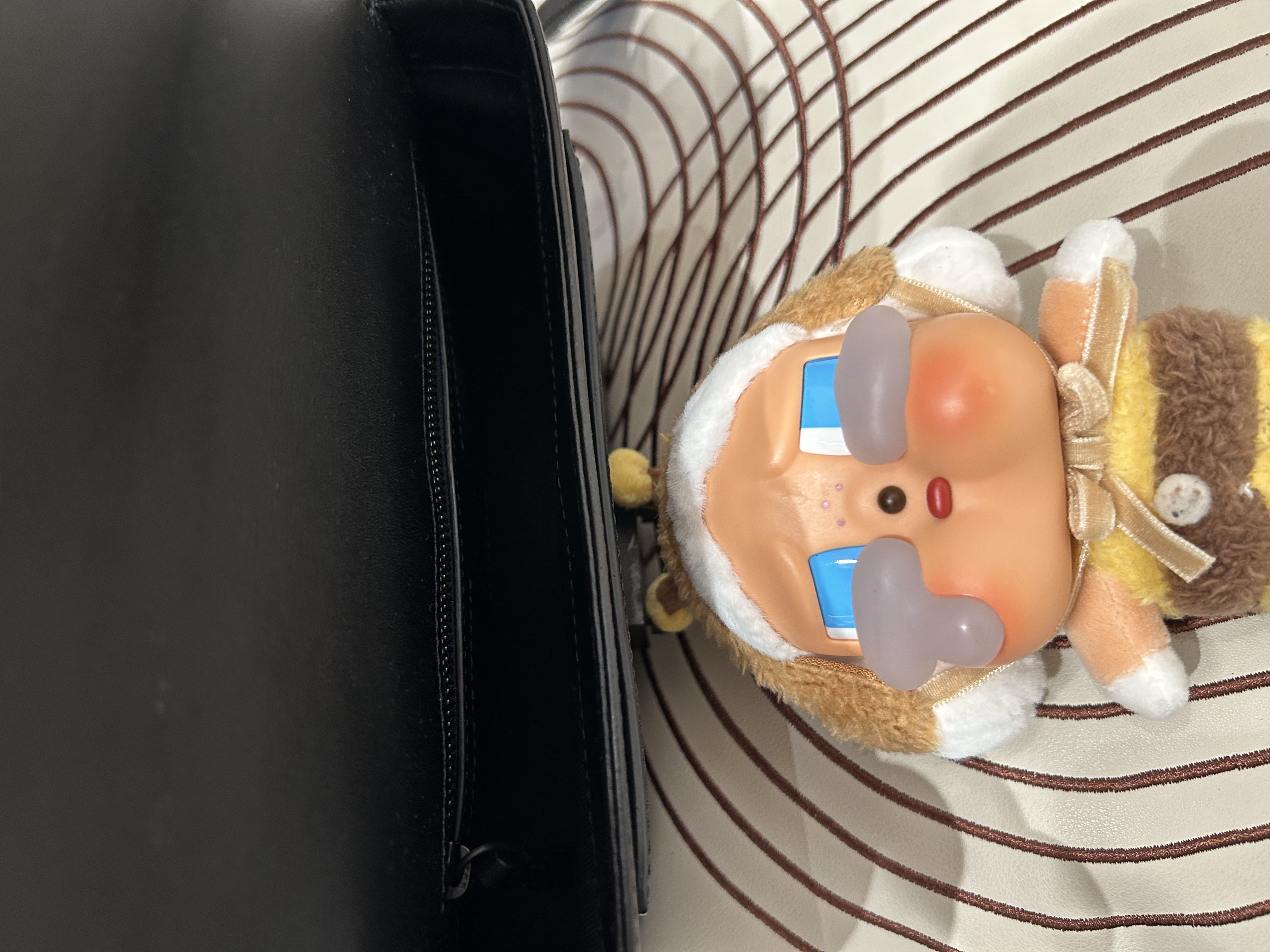 MCM crossbody bag 牛皮100%Authentic ,98%new ✅card booklet ✅Dust bag