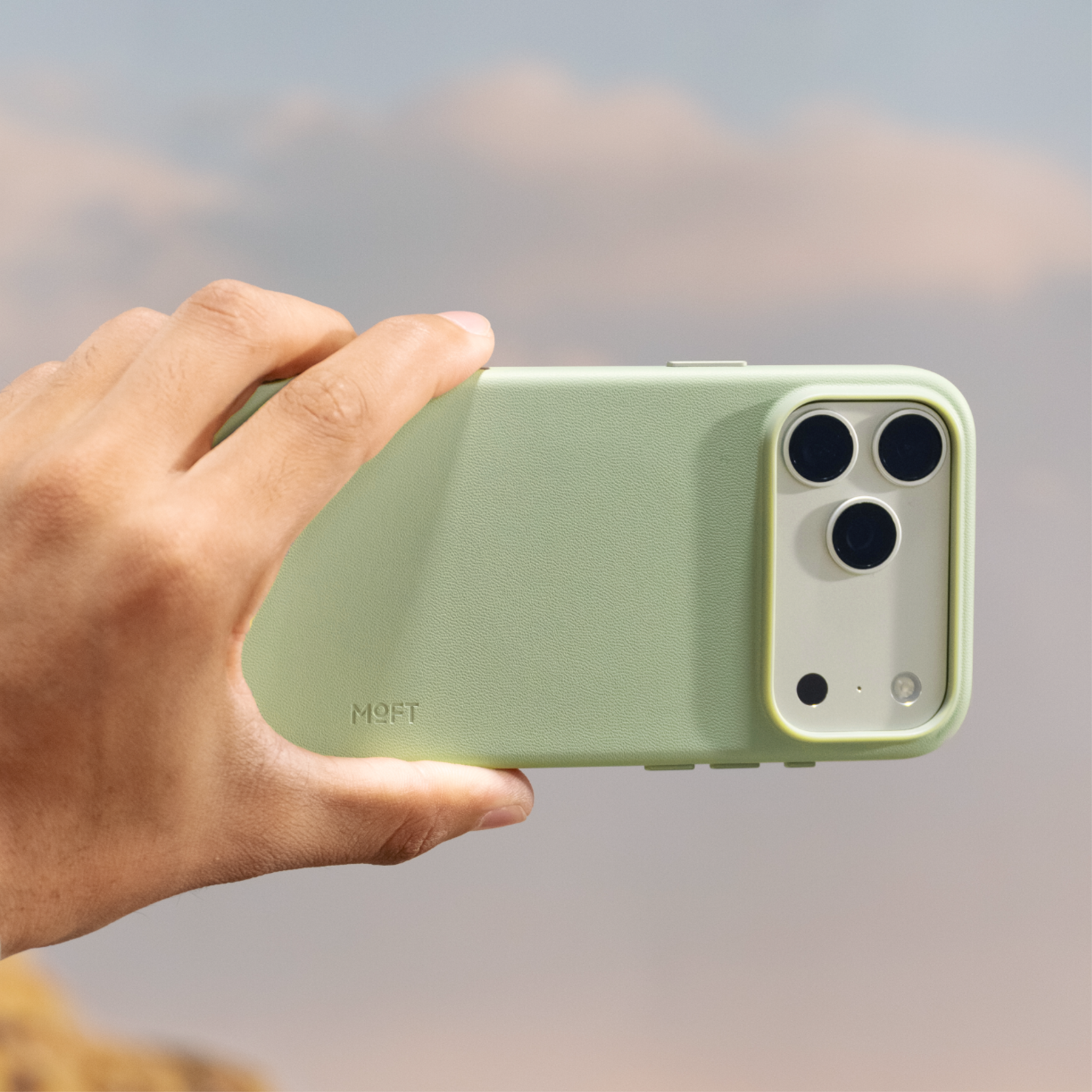 MOFT Snap Case for iPhone 18 Pro MOVAS™ 皮革磁力保護殼