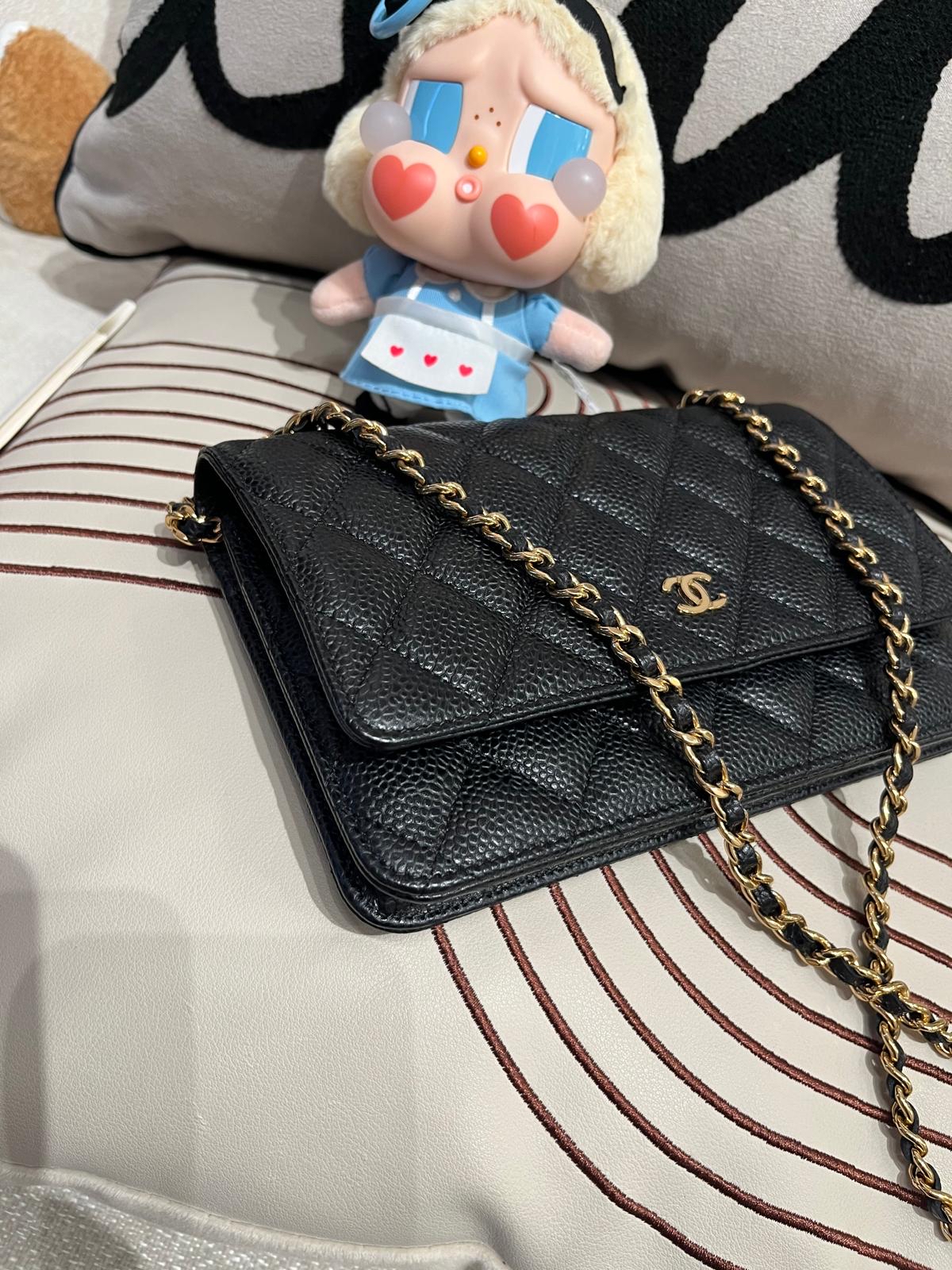 Chanel wallet on chain 荔枝牛皮金鏈 100%Authentic ,98%new ✅ 29CARD ✅dust bag✅box