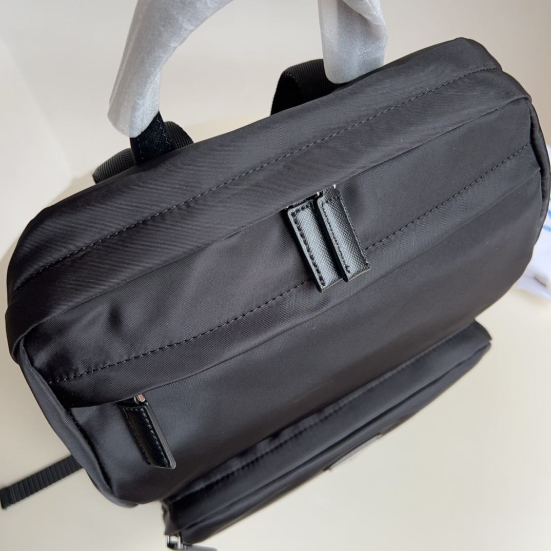 【現貨原單】Prada Re-Nylon and Saffiano leather backpack 背囊