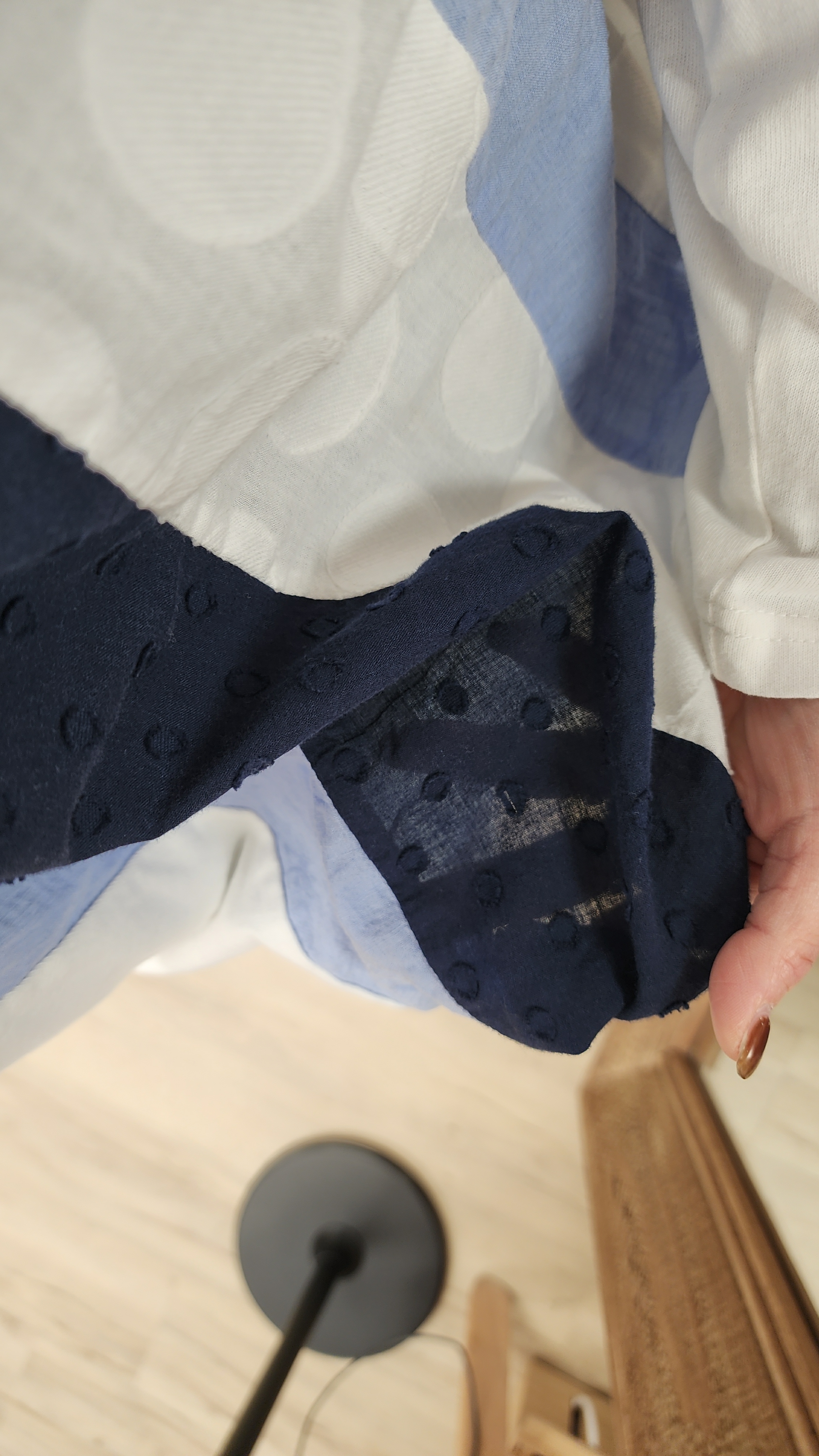 日牌白拼深淺藍波點拼布Tee