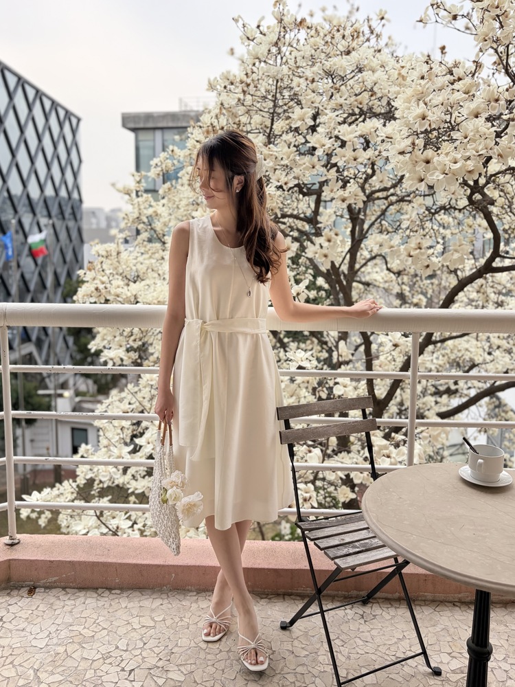 The Flowy Scarf-Detail Dress (Ivory)