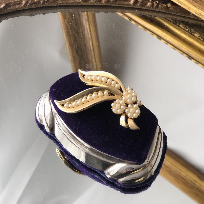 Vintage Pre-1970s Trifari Pearl Floral & Leaf Brooch (MT791)