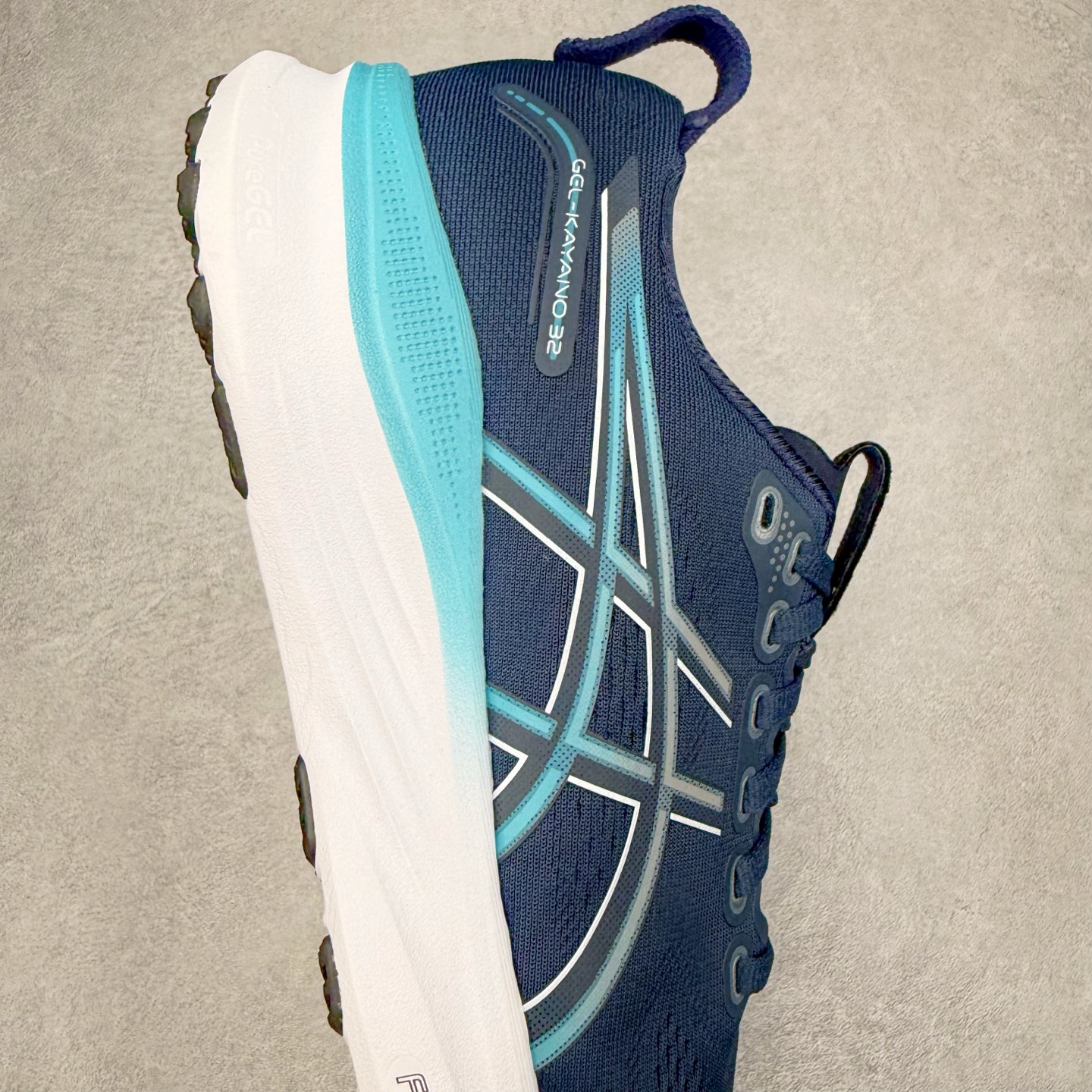 Asics Gel-Kayano 32