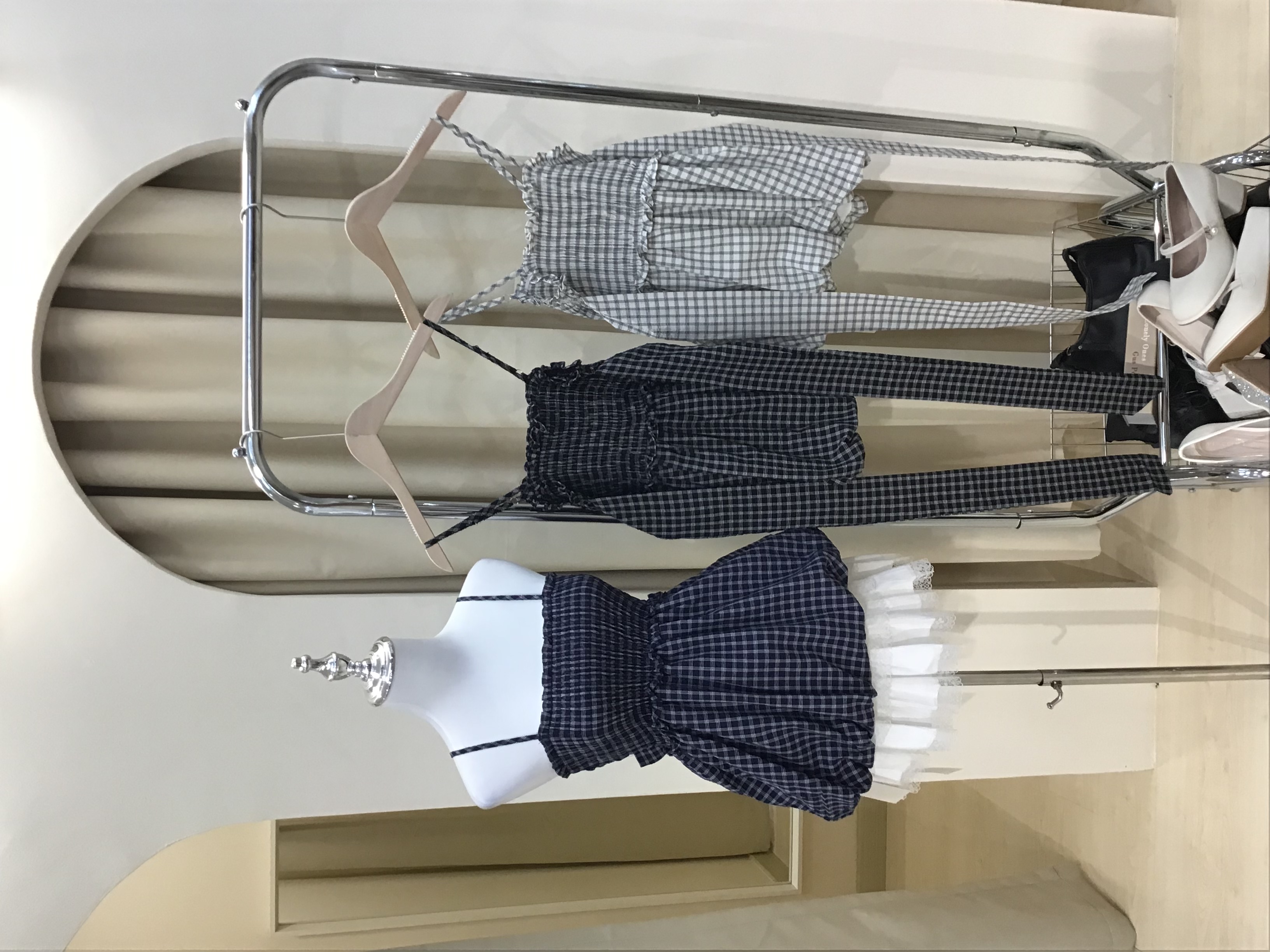 格子花苞吊带蝴蝶结