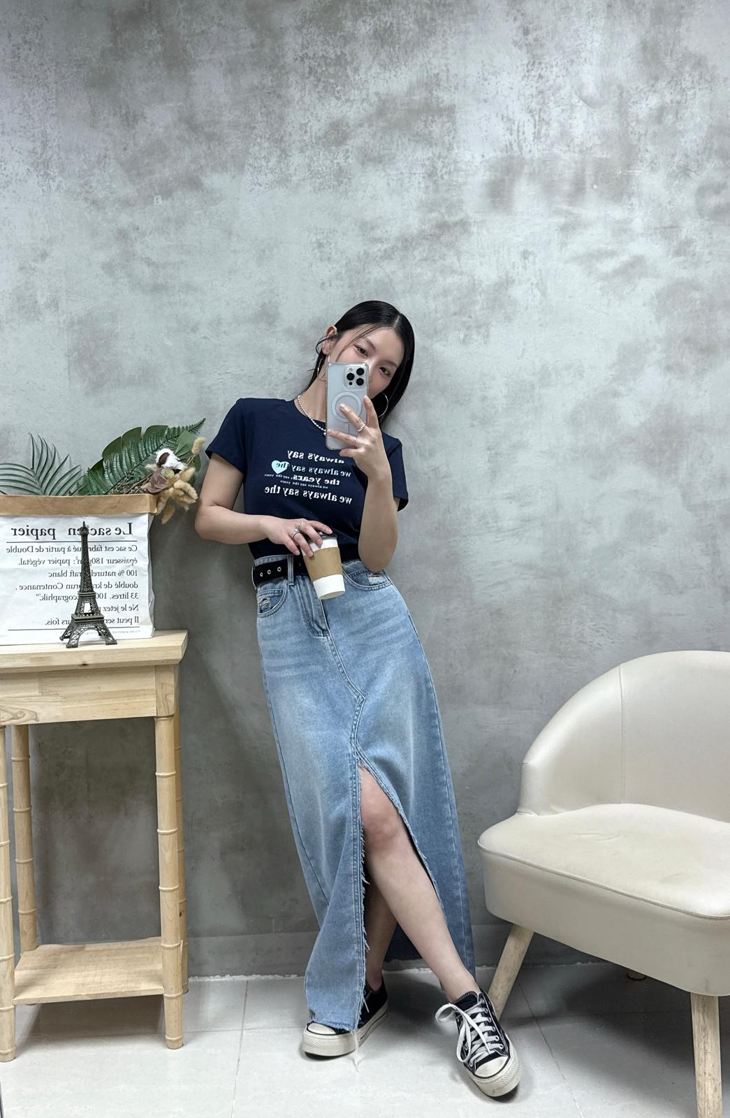 D13 細英文字短Tee