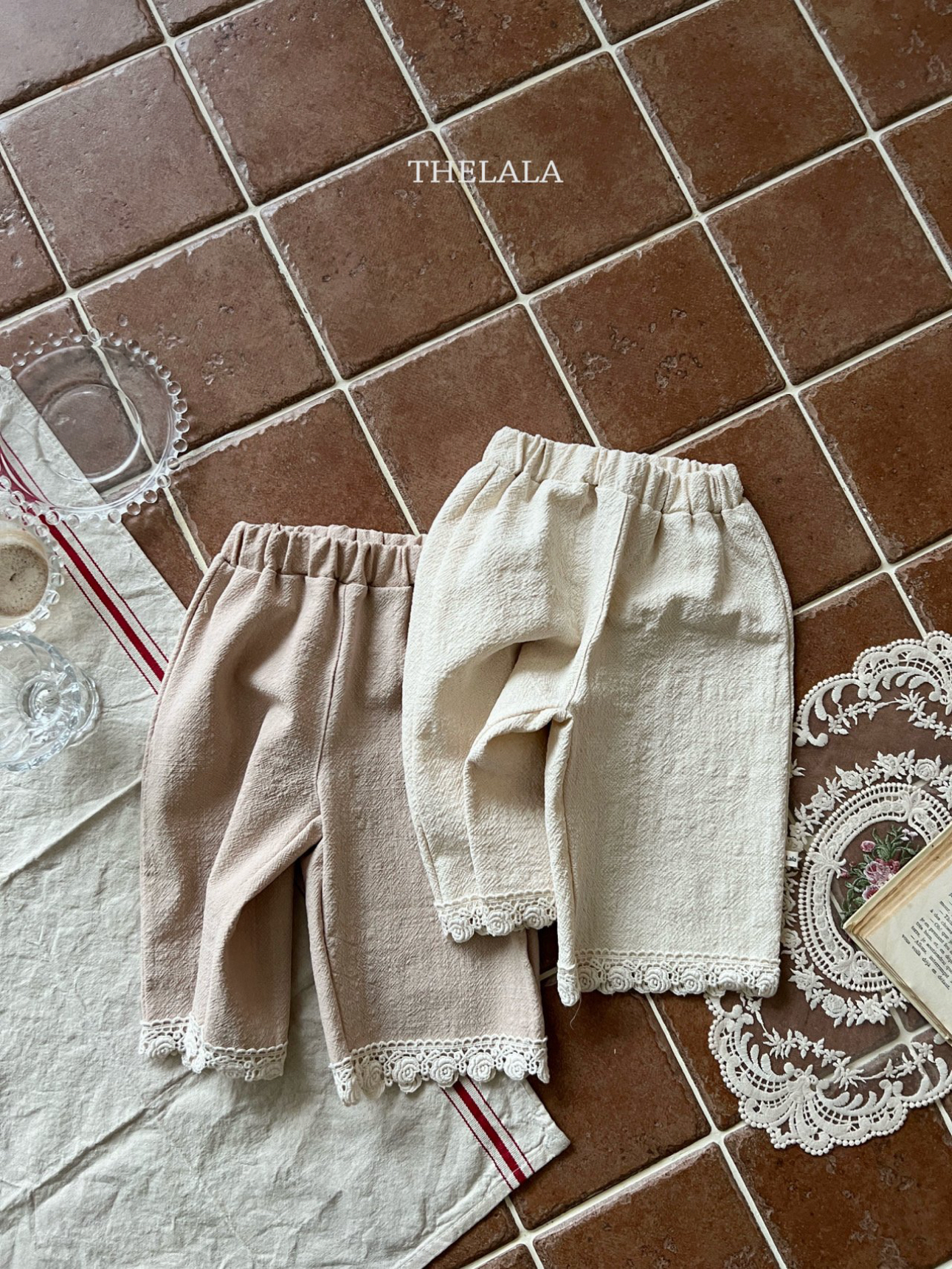 🌸預訂 韓國直送🌸🇰🇷THELALA兩色玫瑰蕾絲花邊闊腳褲