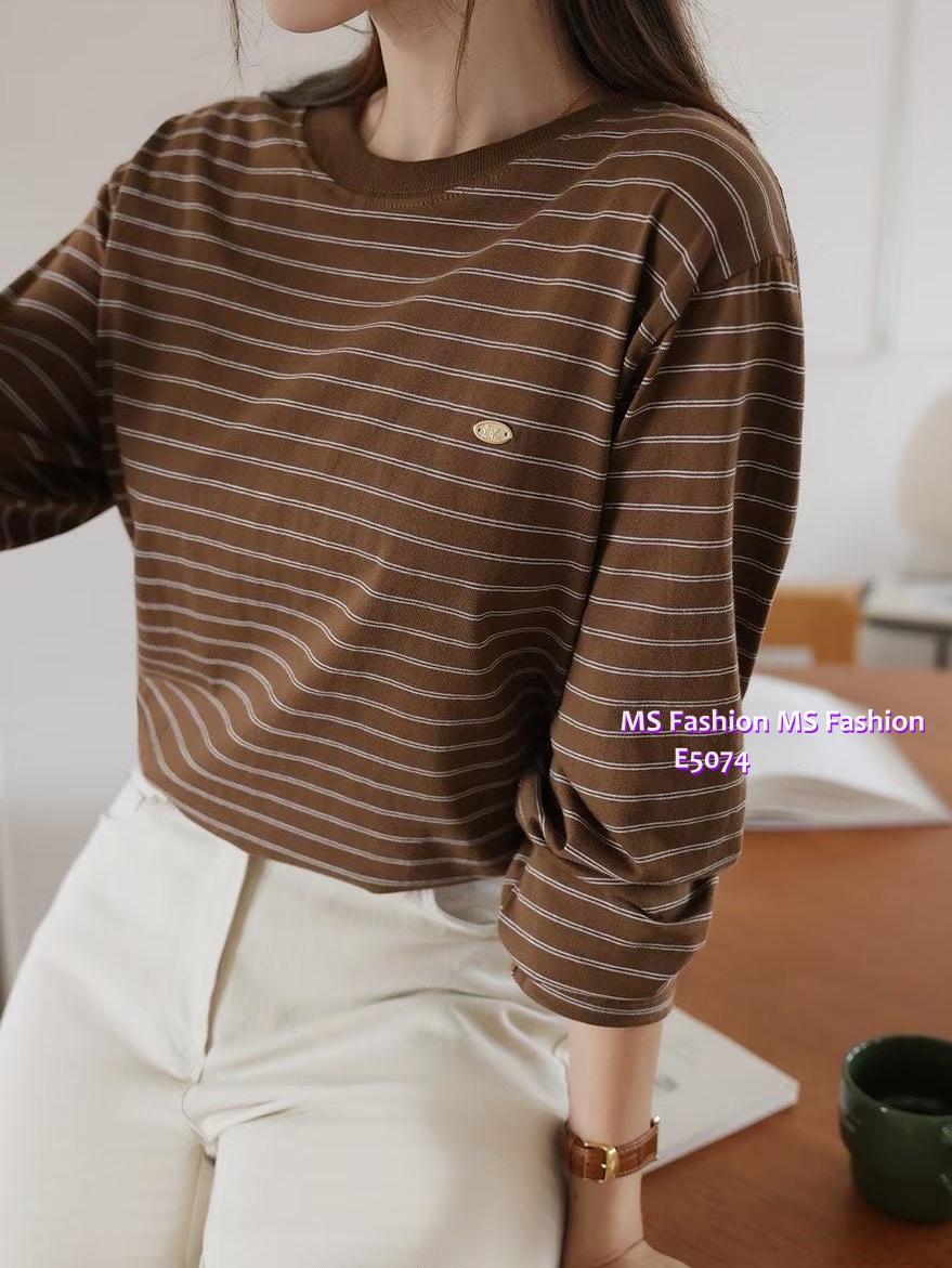E5075 靚色小飾扣橫間top
