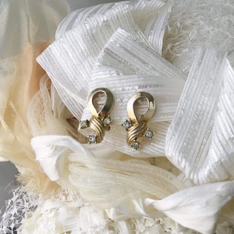 C.a. 1960s American TARA Elegant Knot Shape Golden Clip Earrings(MT854)