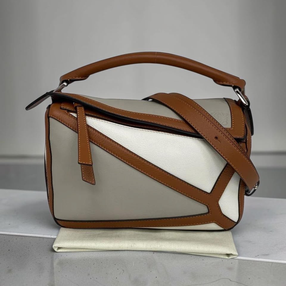 Loewe puzzle small calfskin 100%Authentic ,98%new ✅dust bag 