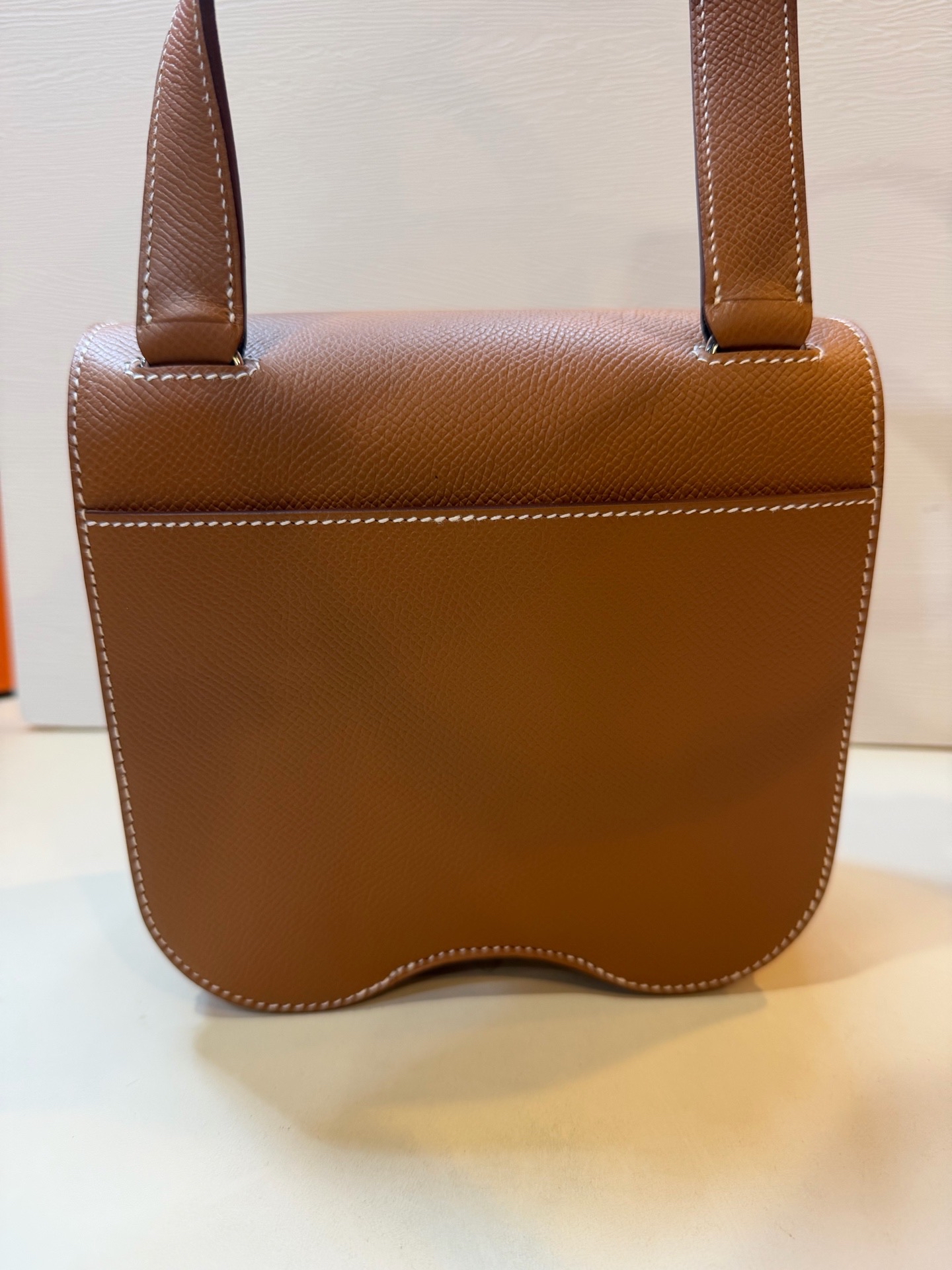 Pre-Owned HERMÉS Della mini Stamp W / Product Code: 26042426