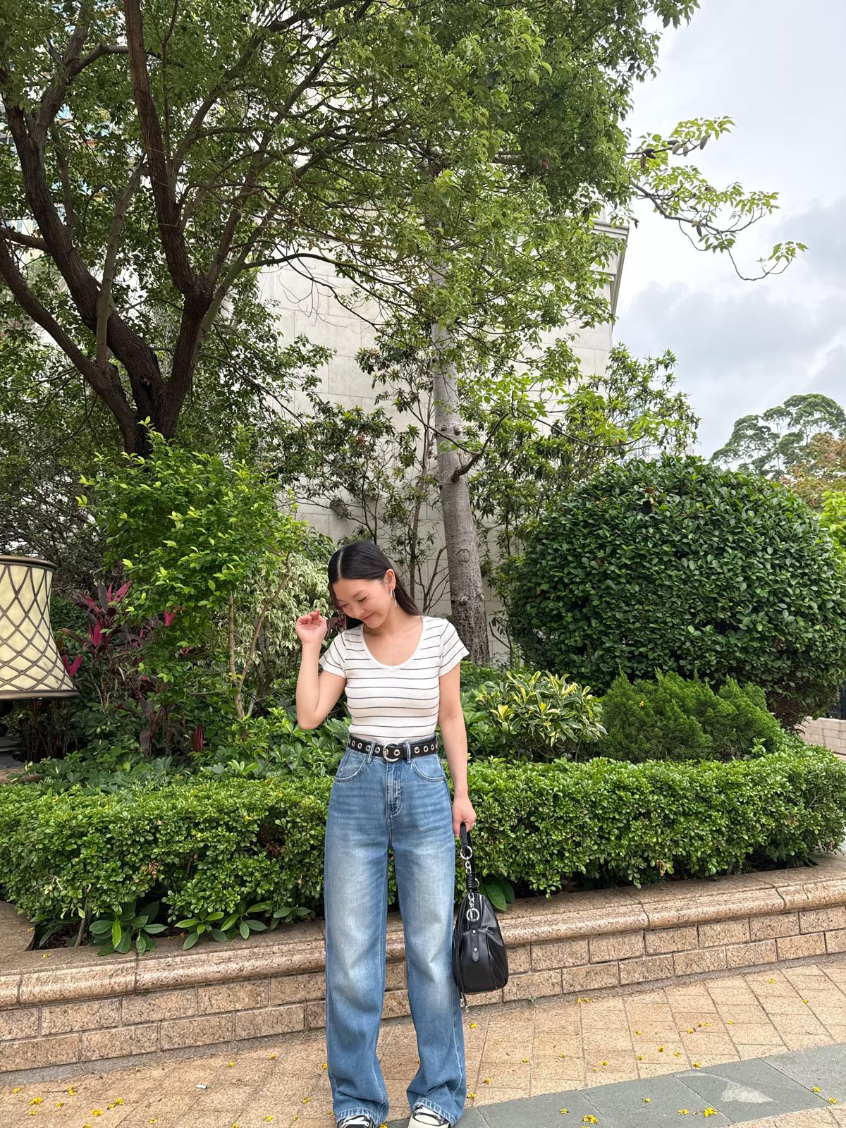 F21 v領橫間線top