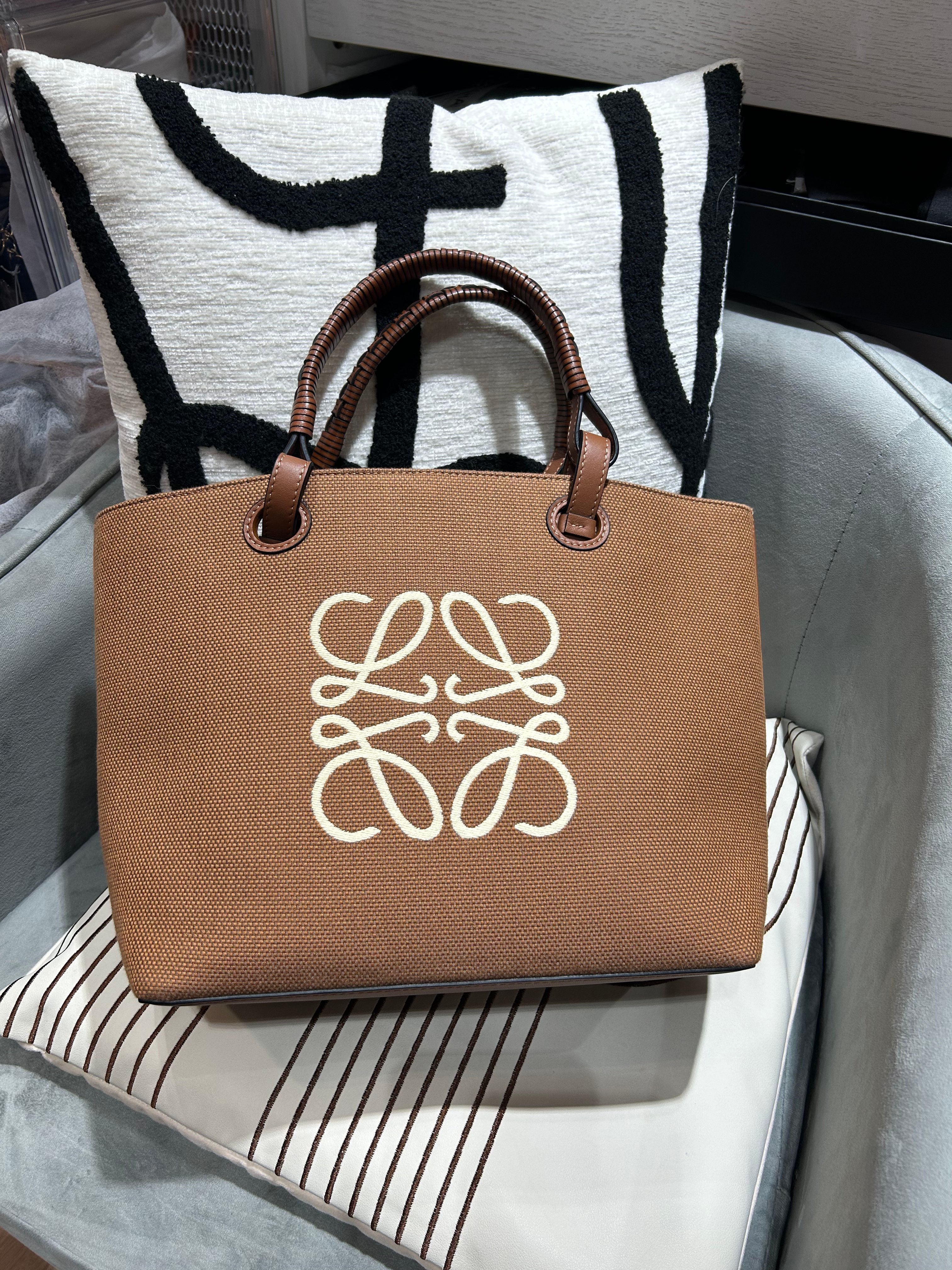 LOEWE Anagram 2 way bag tote shoulder bag Tan 100%Authentic, 98%anew ✅Dust bag