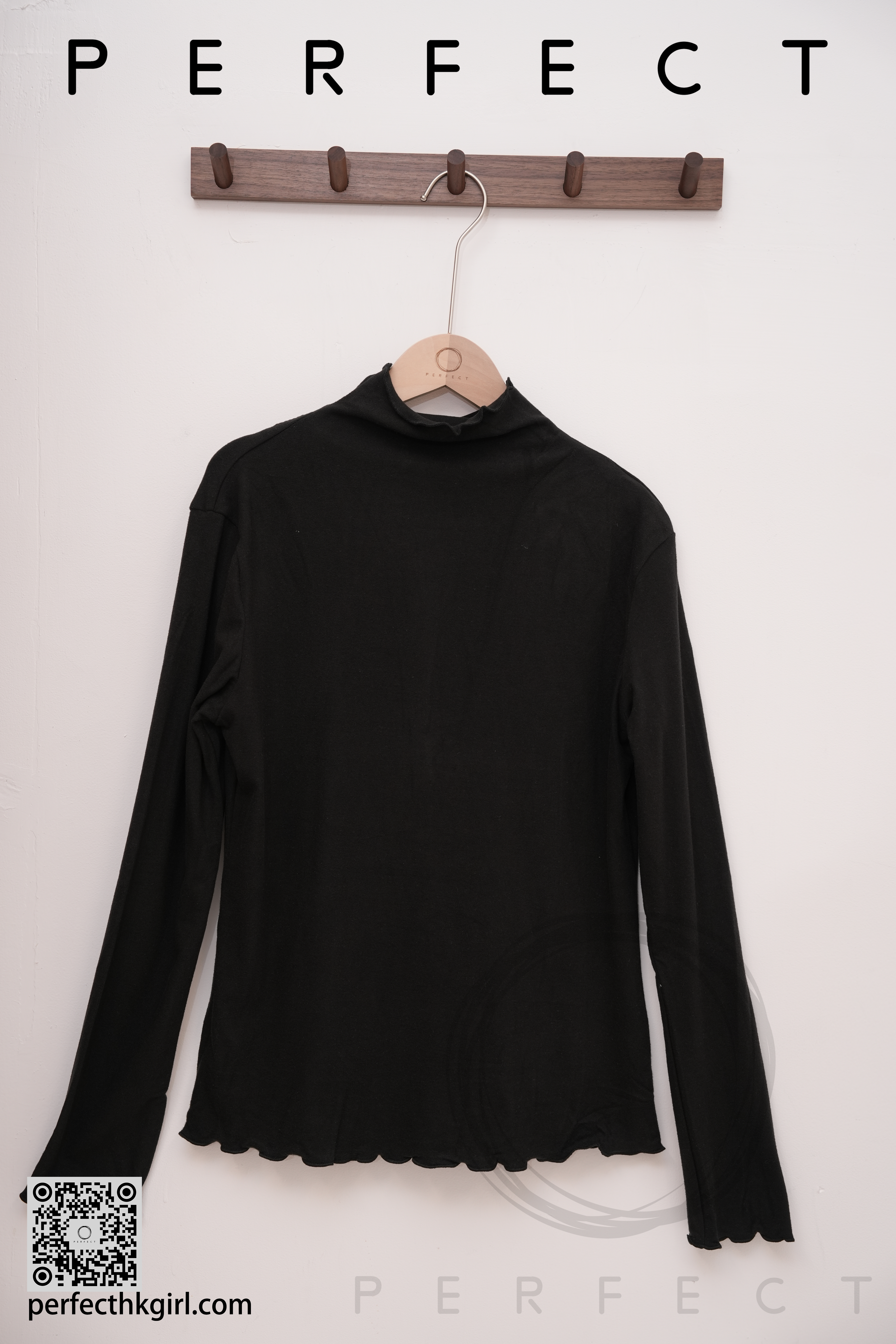 T0034_超滑身舒服花邊平領打底衫（卡其色）