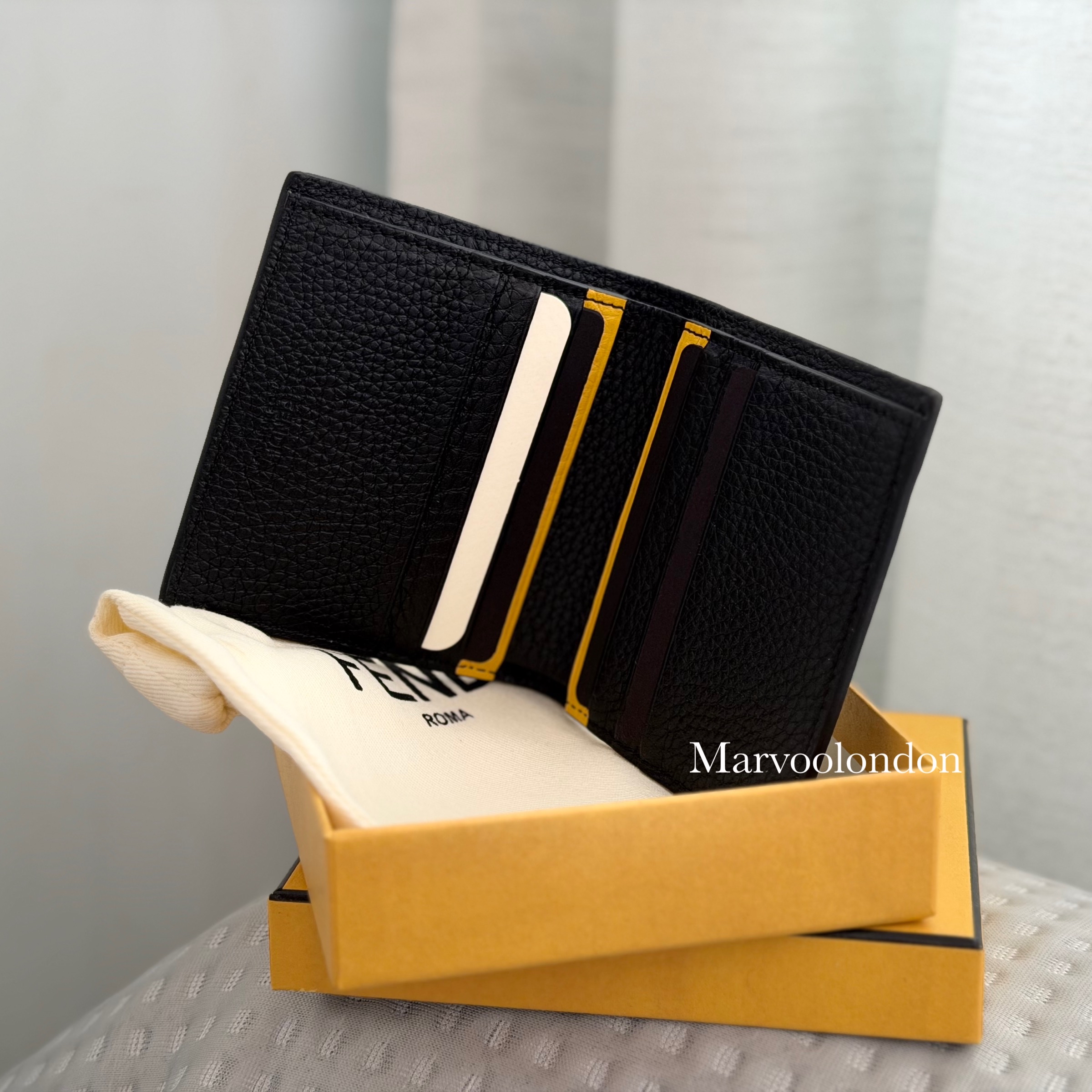 清現貨 ‼️ Fendi 8卡位短銀包~送禮自用