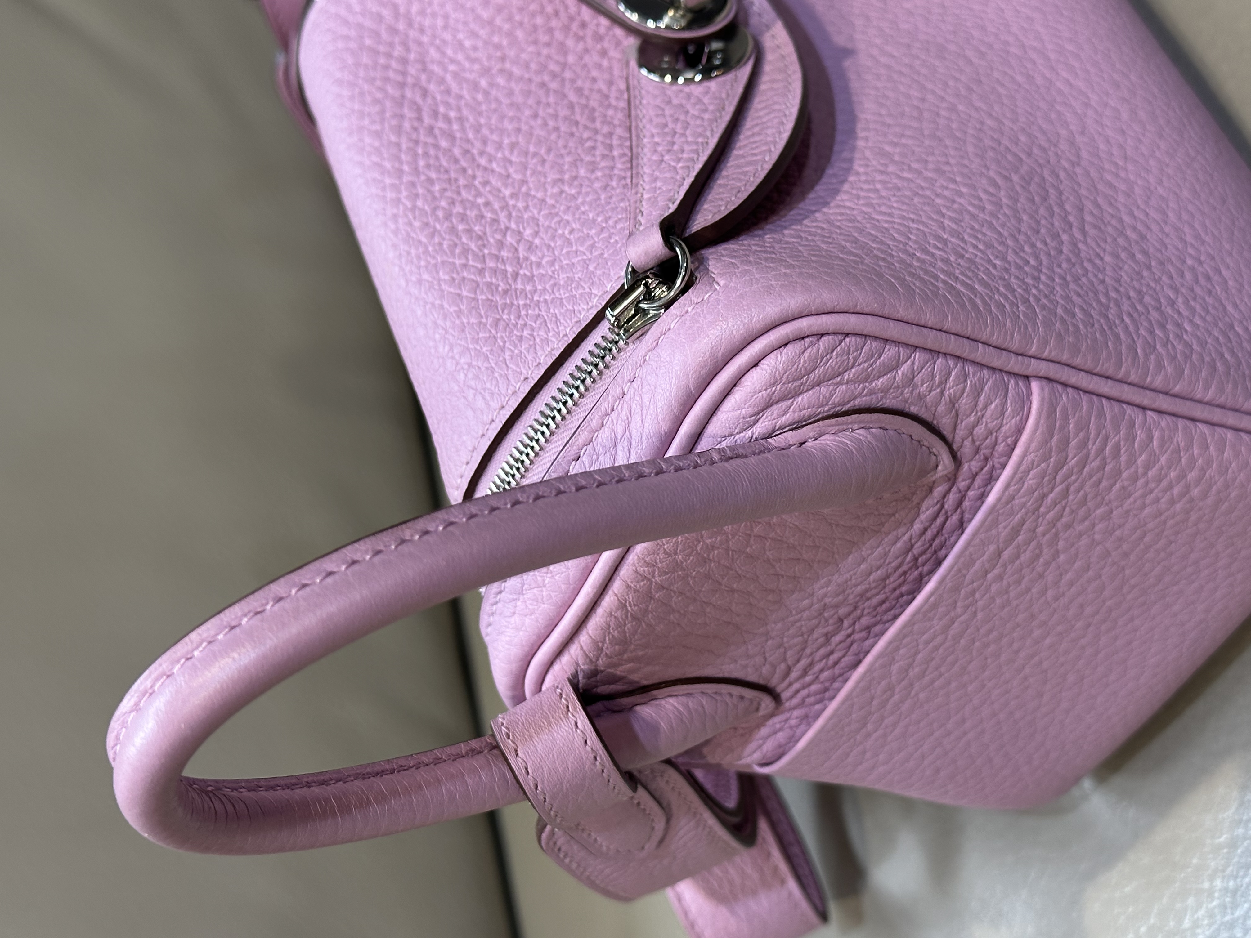 Pre-owned Hermès Mini Lindy bag Stamp U / Product Code: 26040511