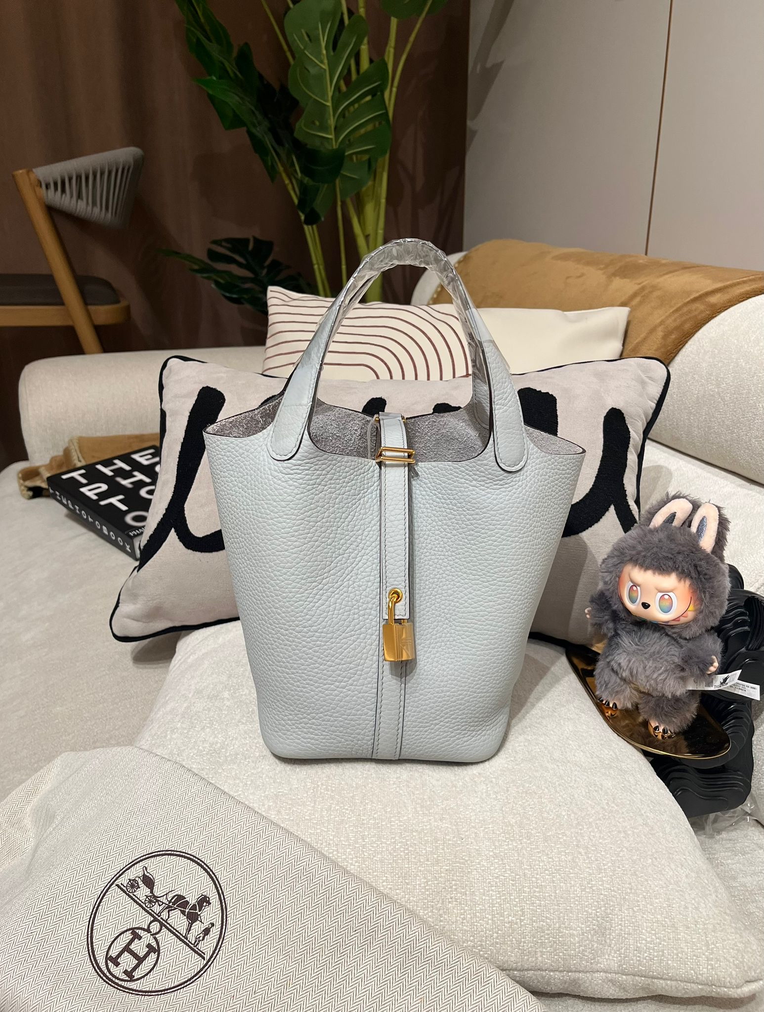 Hermes Picotin 18,STAMP B 聖杯藍， 100%Authentic ,98%new ✅收據副本✅Key lock ✅dust bag ✅box