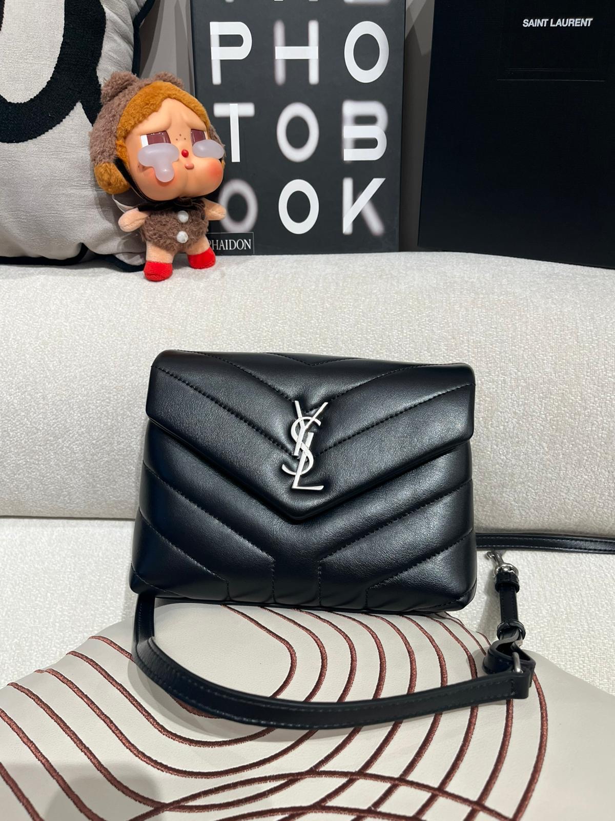 Ysl loulou toy calfskin  100%Authentic,99%new ✅ certificate ✅box