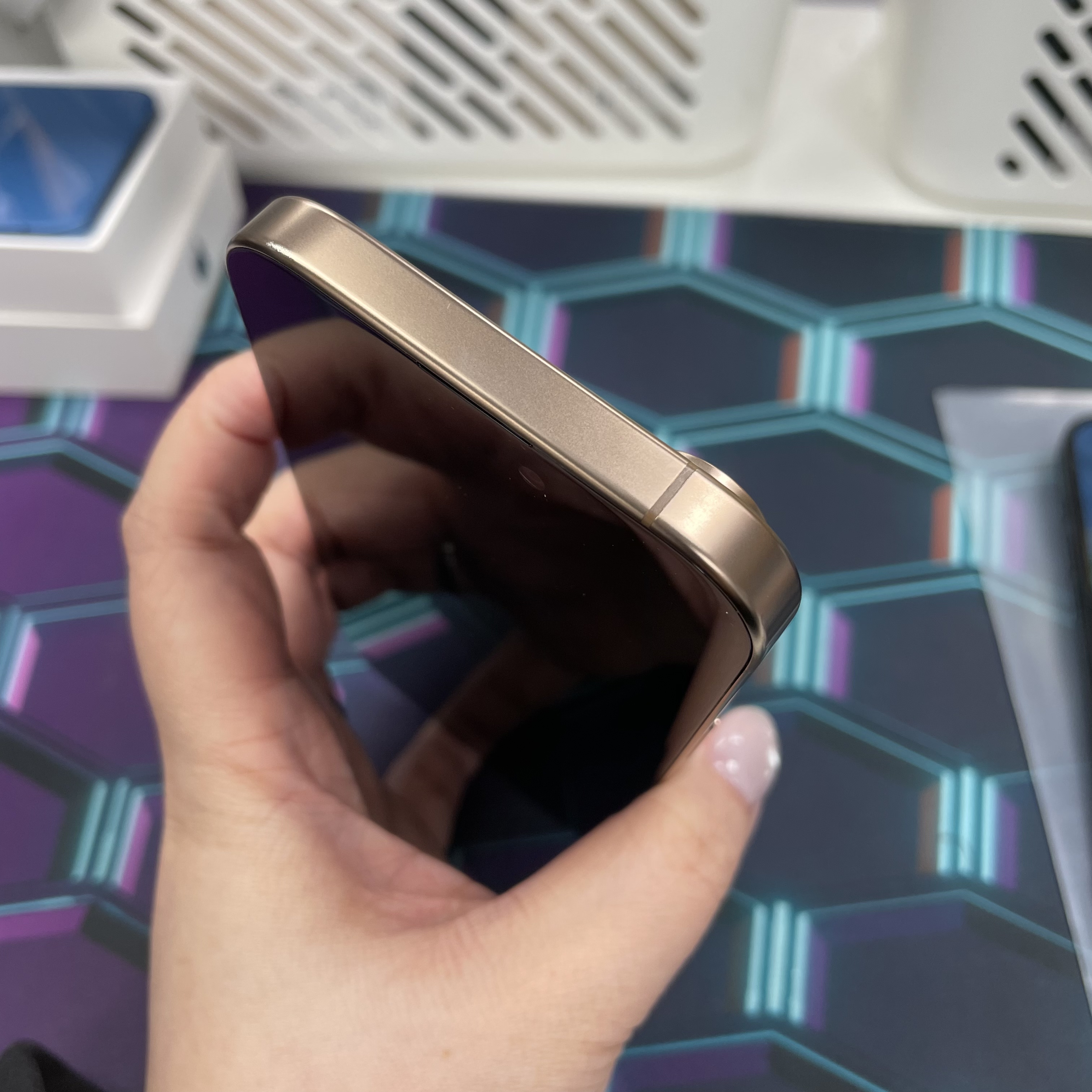 *6482 16 pro 勁靚機 256GB 電90 沙色 gold