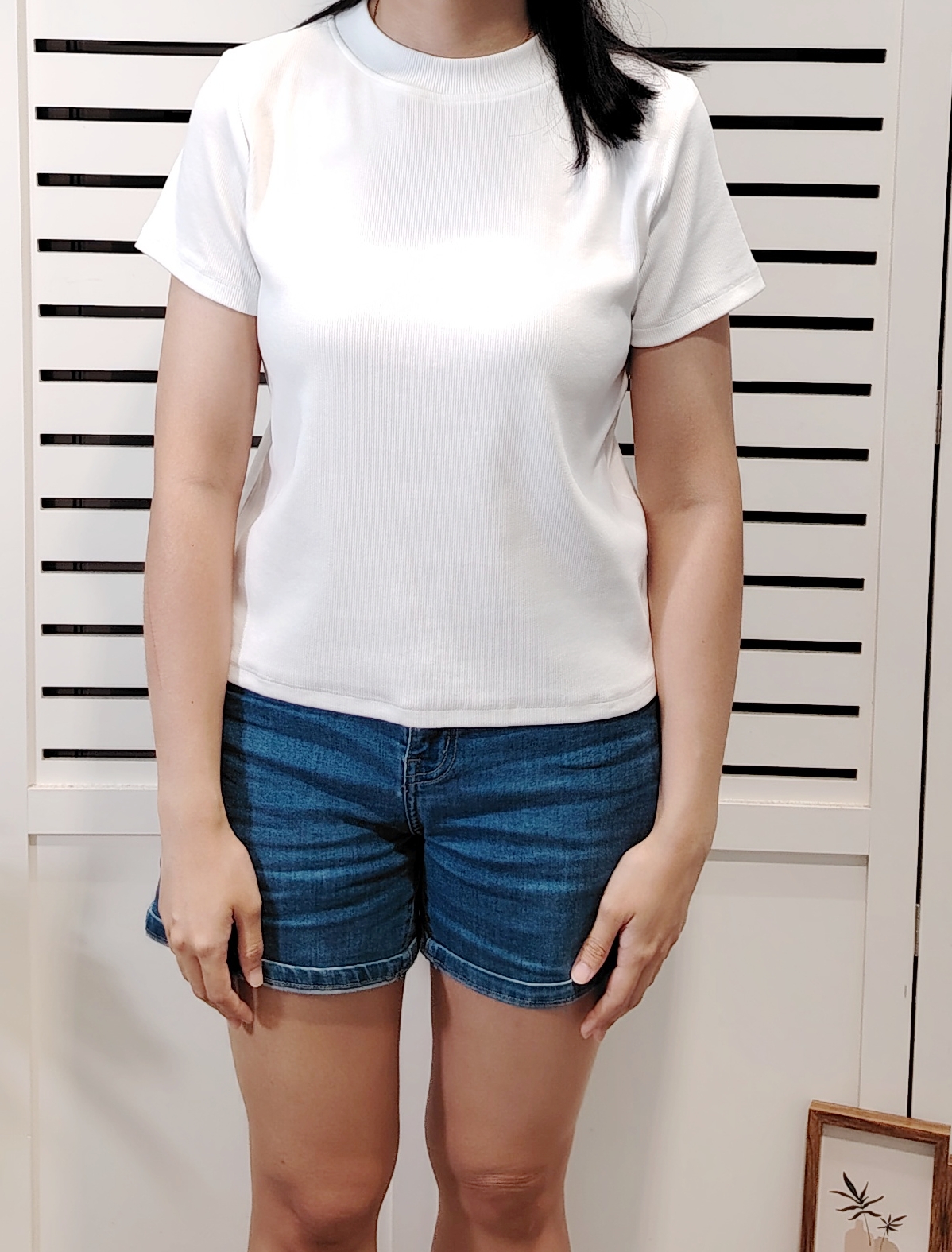 ED24804 Round Neck Woven Basic Tee