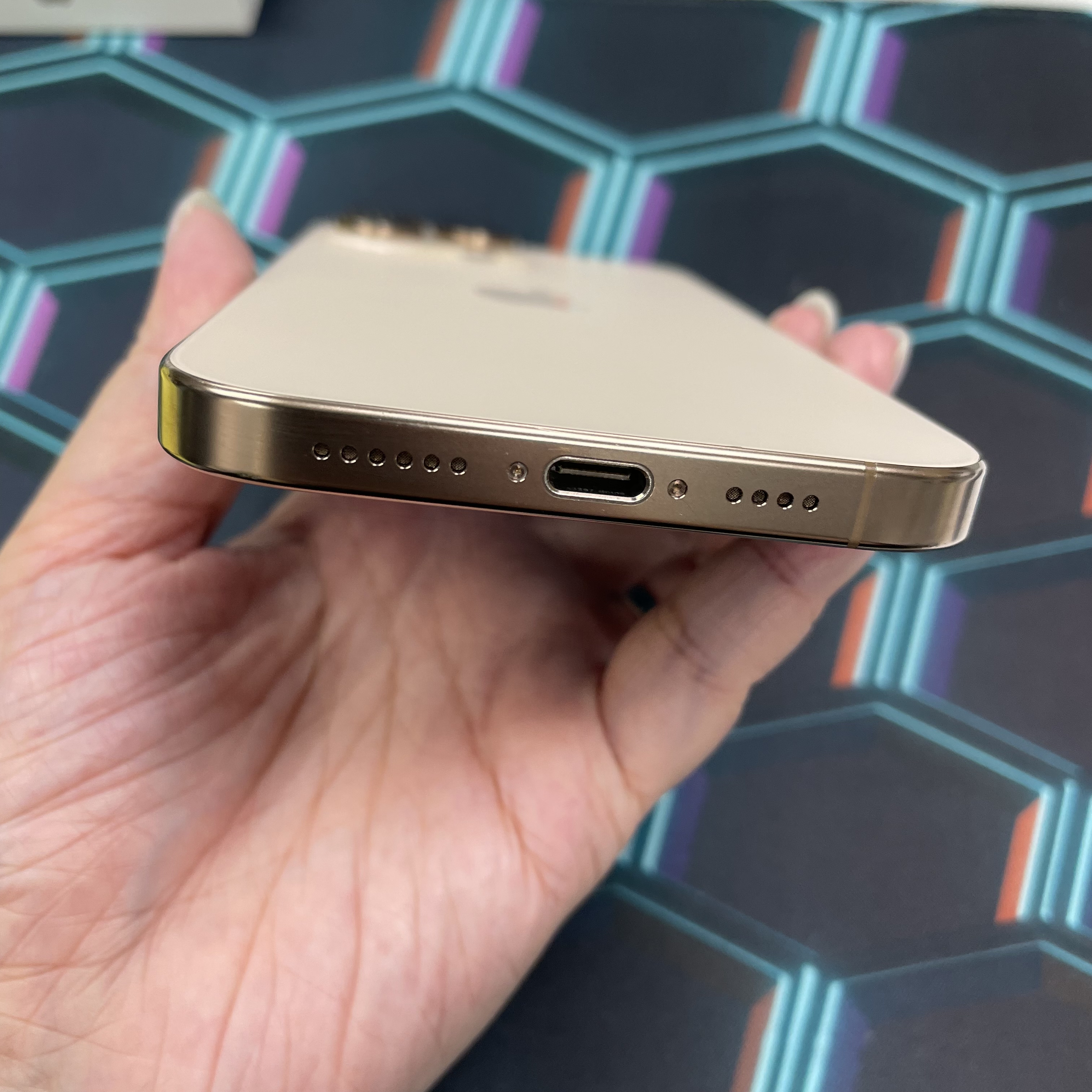 *6622 16 Pro Max 靚機 512GB 電88 沙色 gold