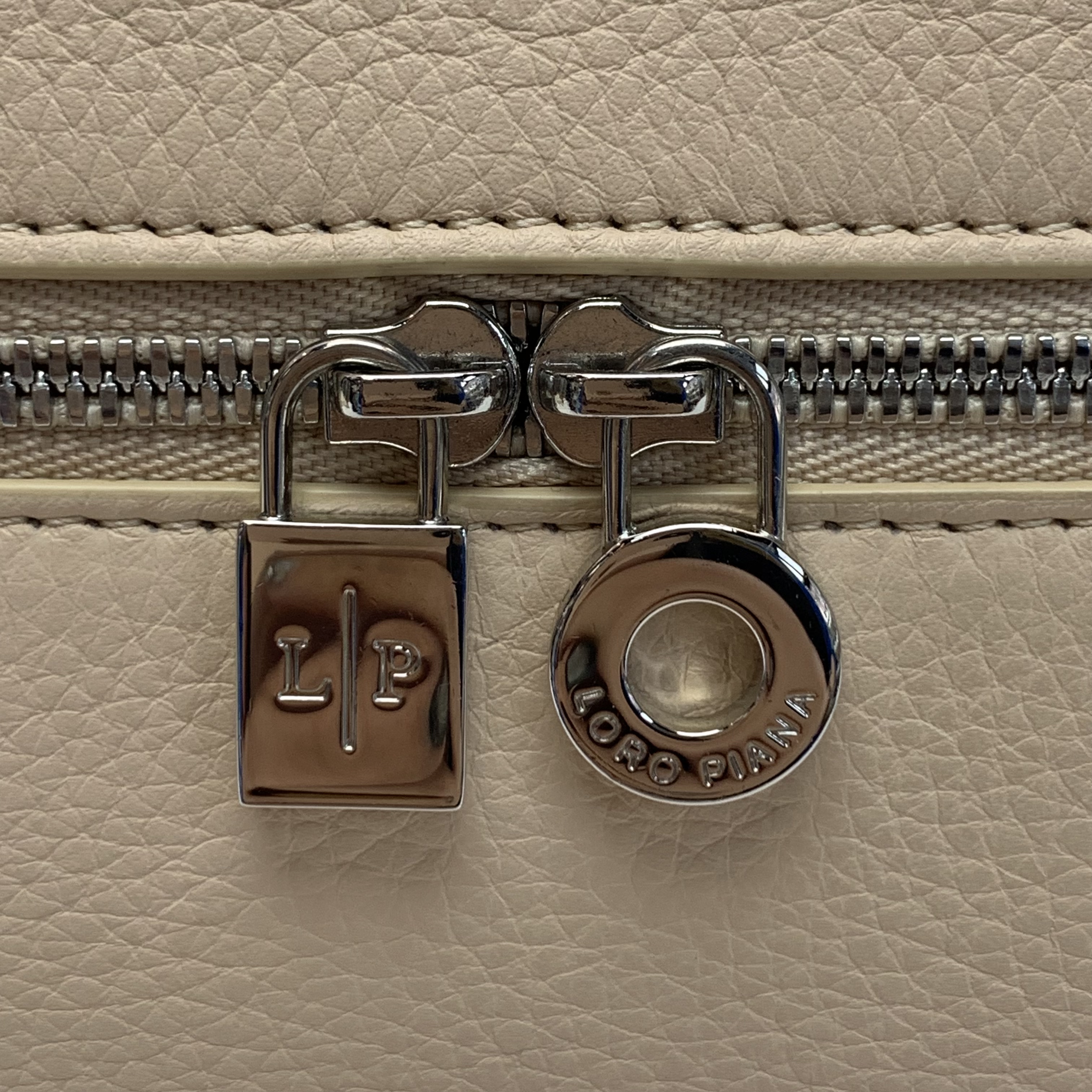 有正單🤍Lora Piana 飯盒包27