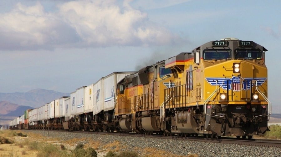 Union Pacific ES44AC #7777 Kato USA N-scale