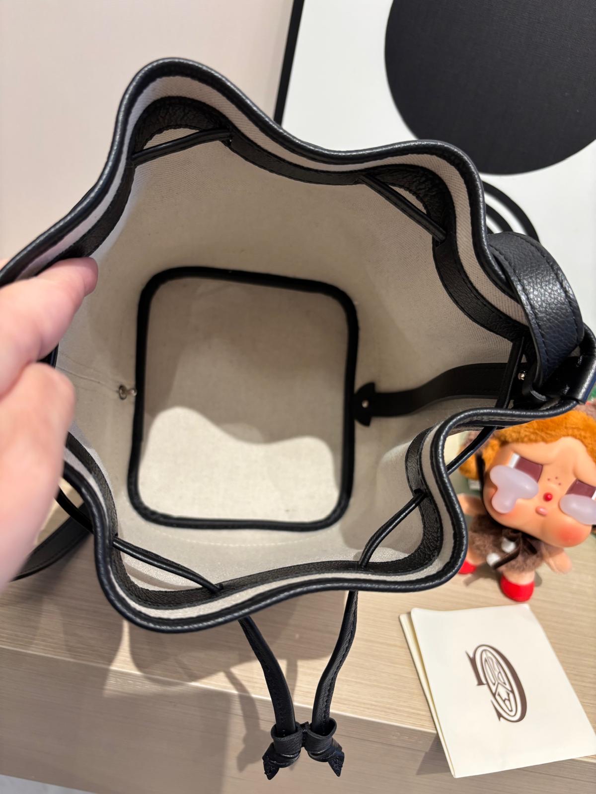 Goyard Petit flot Bucket Black 100%Authentic, 98%New ✅Dust bag