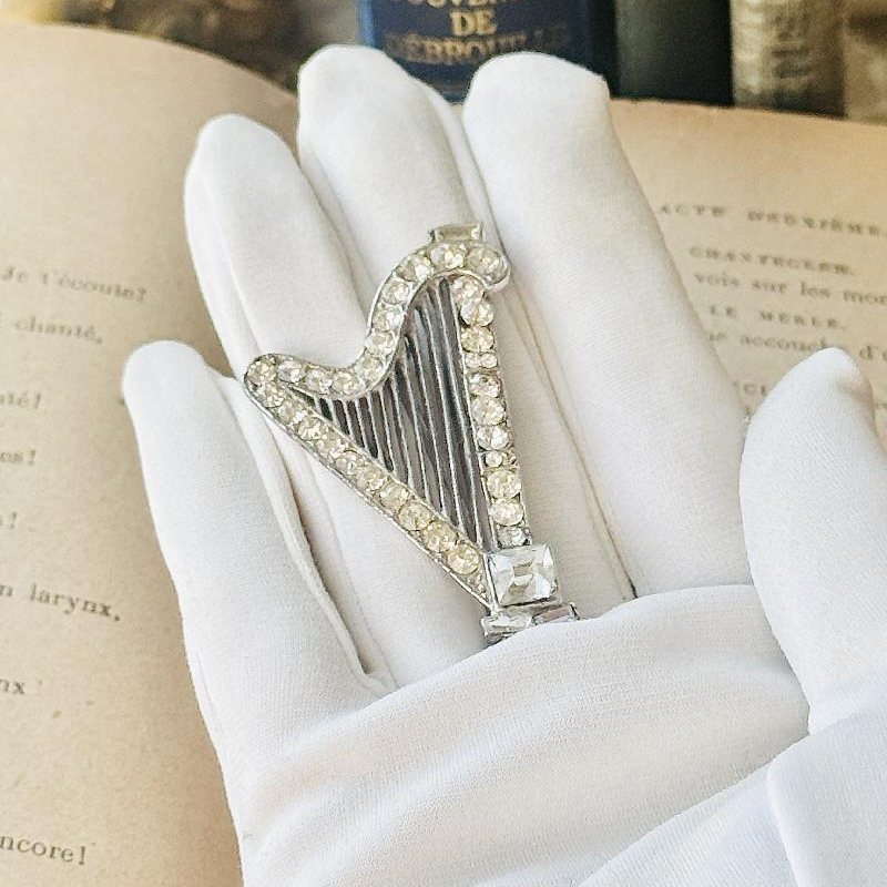 Vintage Sparkling Rhinestone Harp Brooch (MT2472)