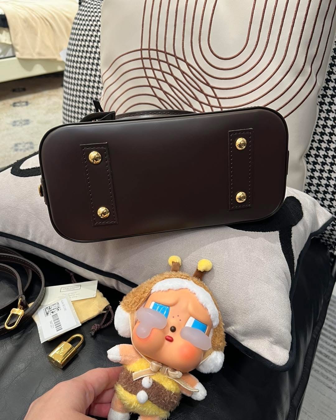 Lv alma bb damier ebene 100%Authentic,98%new ✅鎖Key ✅肩帶✅dust bag✅box