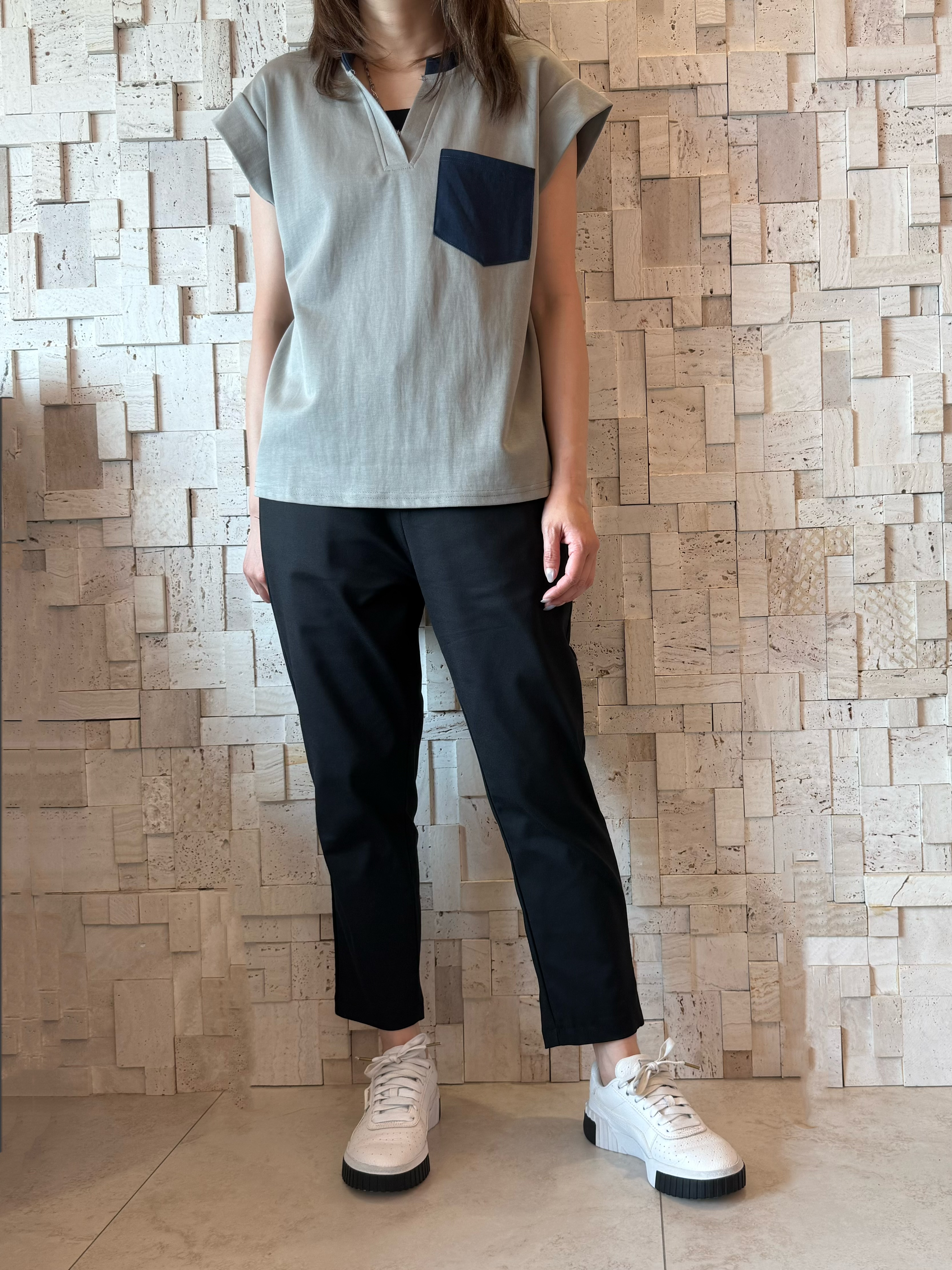 #2086 撞色邊V領Top✨
