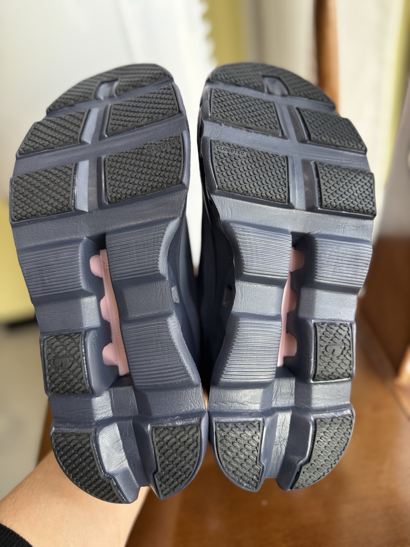 On Cloudmonster Void