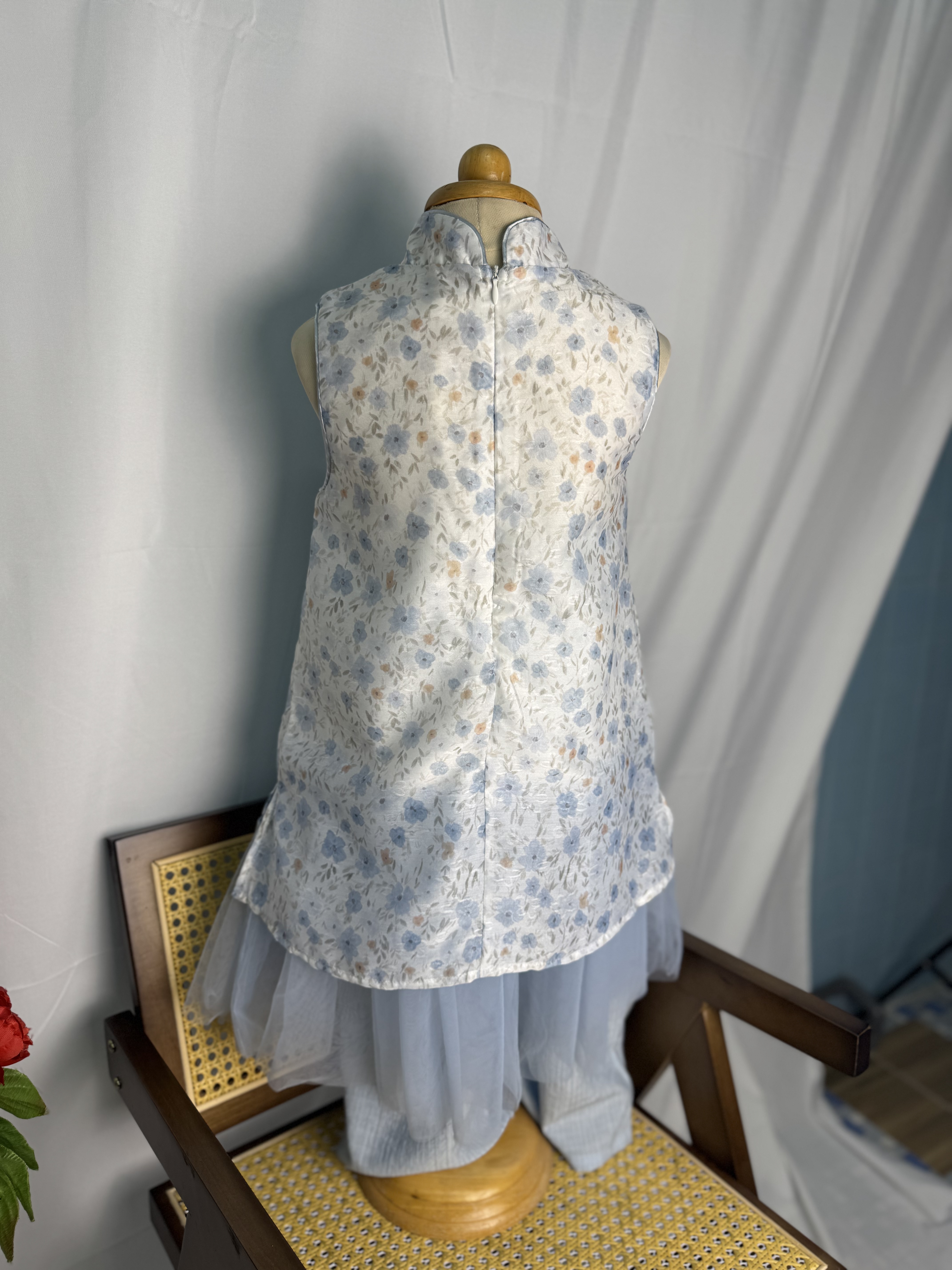 Lavender blue Floral Chinese Set wear