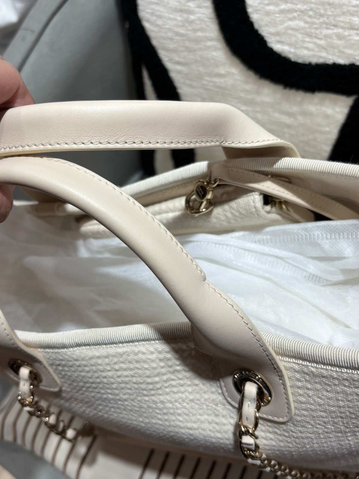 CHANEL Deauville Medium tote bag  100%Authentic,98%new ✅chip✅pouch  ✅dust bag 