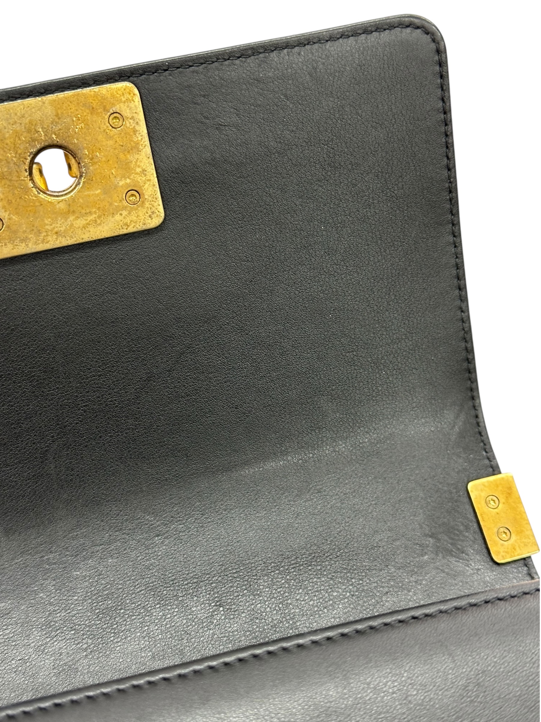 Pre-owned Chanel Boy 20 Flap Bag 牛皮 / Product Code: 082101