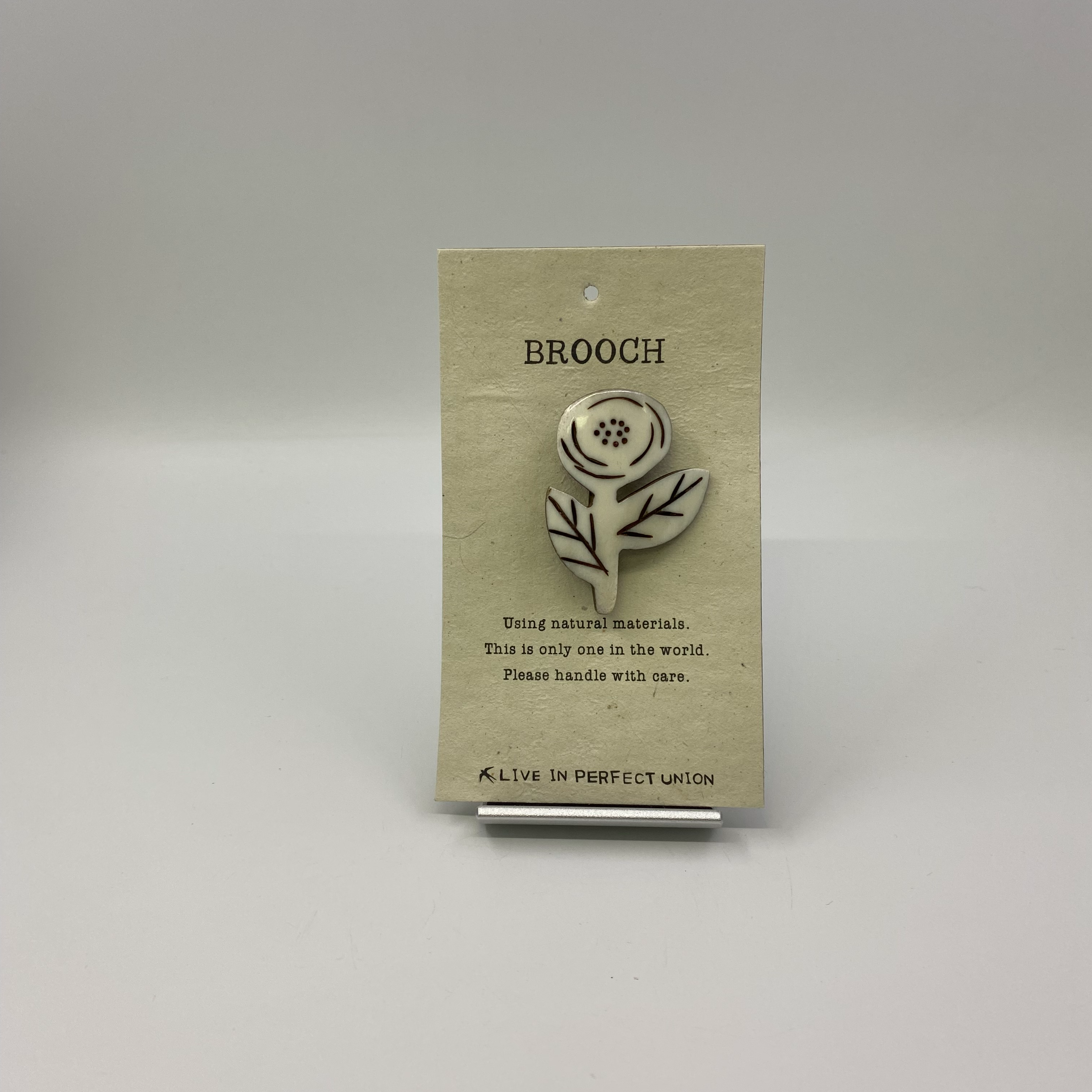 盛開花朵胸針(象牙白）