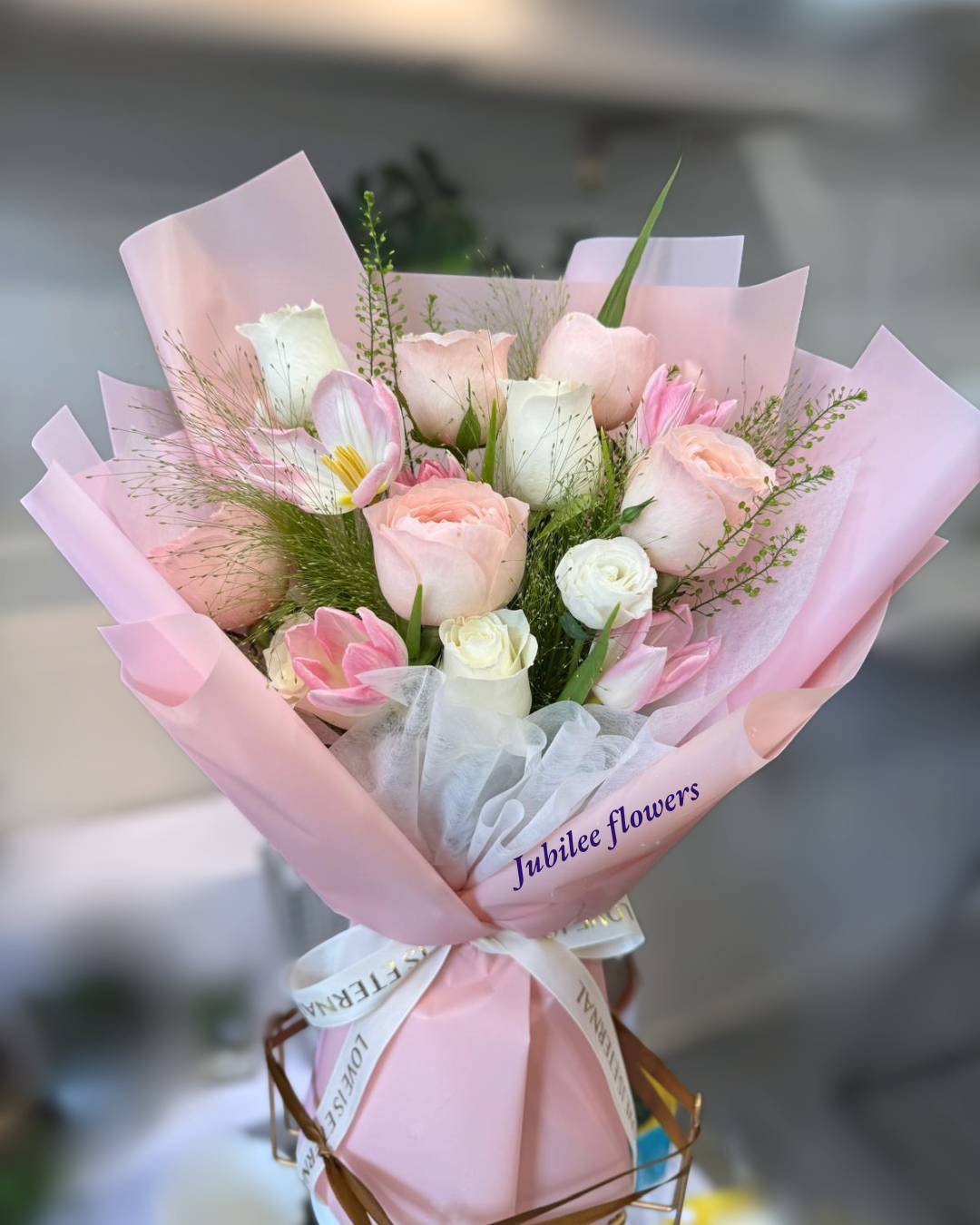 粉白玫瑰 · 粉色鬱金香花束 