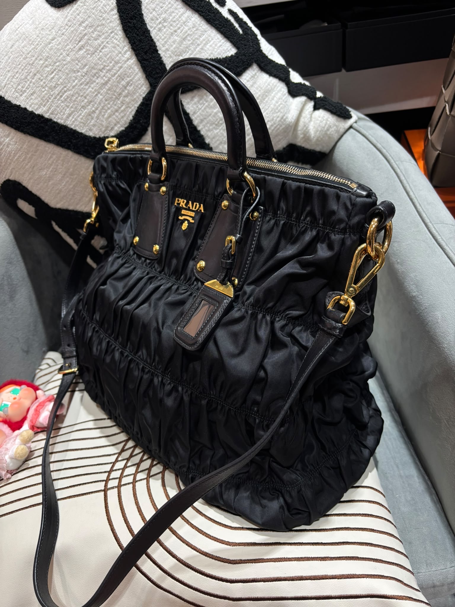 Prada Nylon Gaufre Tote Bag 2way bag 100%Authentic, 92%New ✅Dust bag